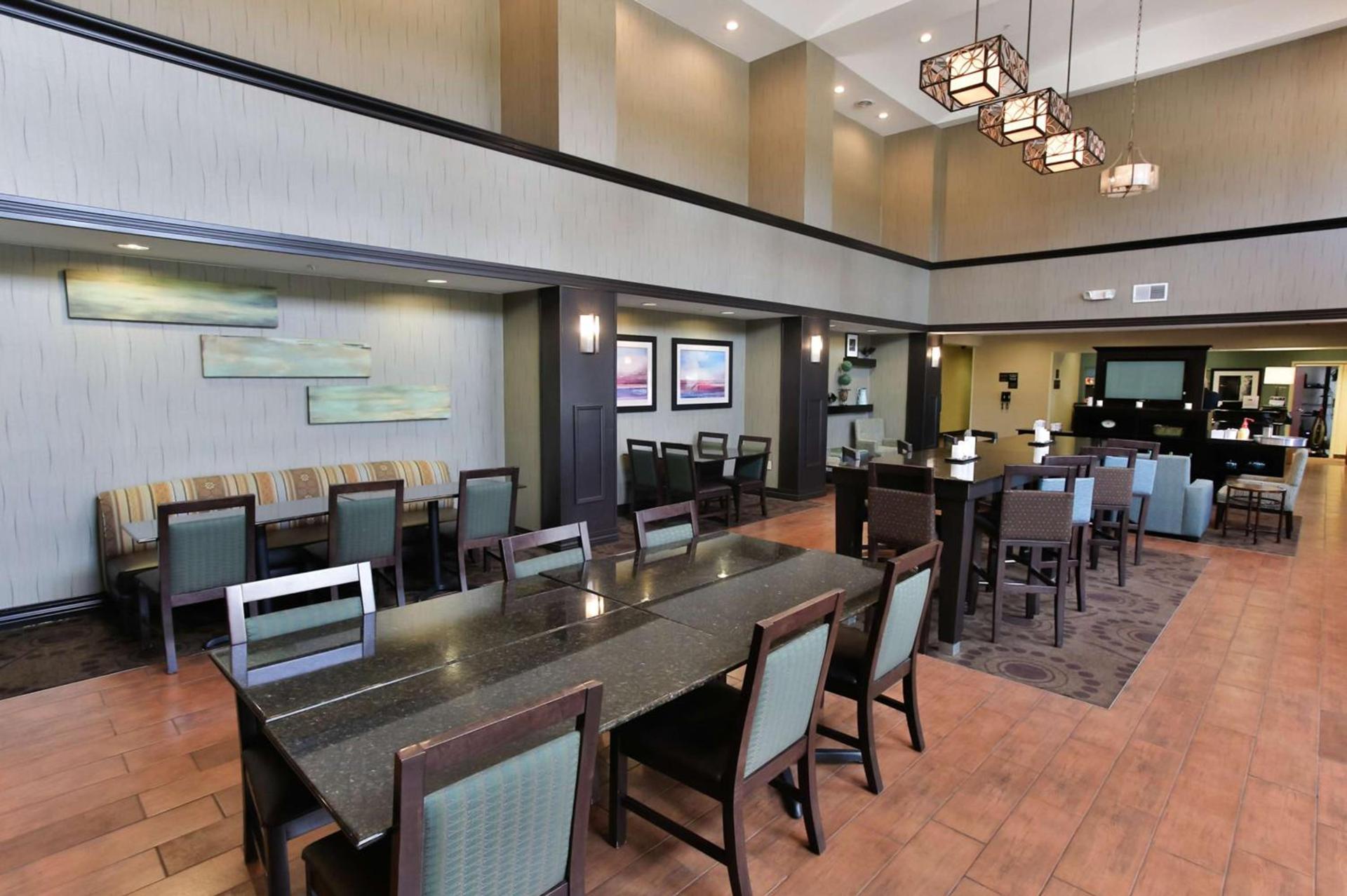 Hampton Inn & Suites Middlebury photo 7