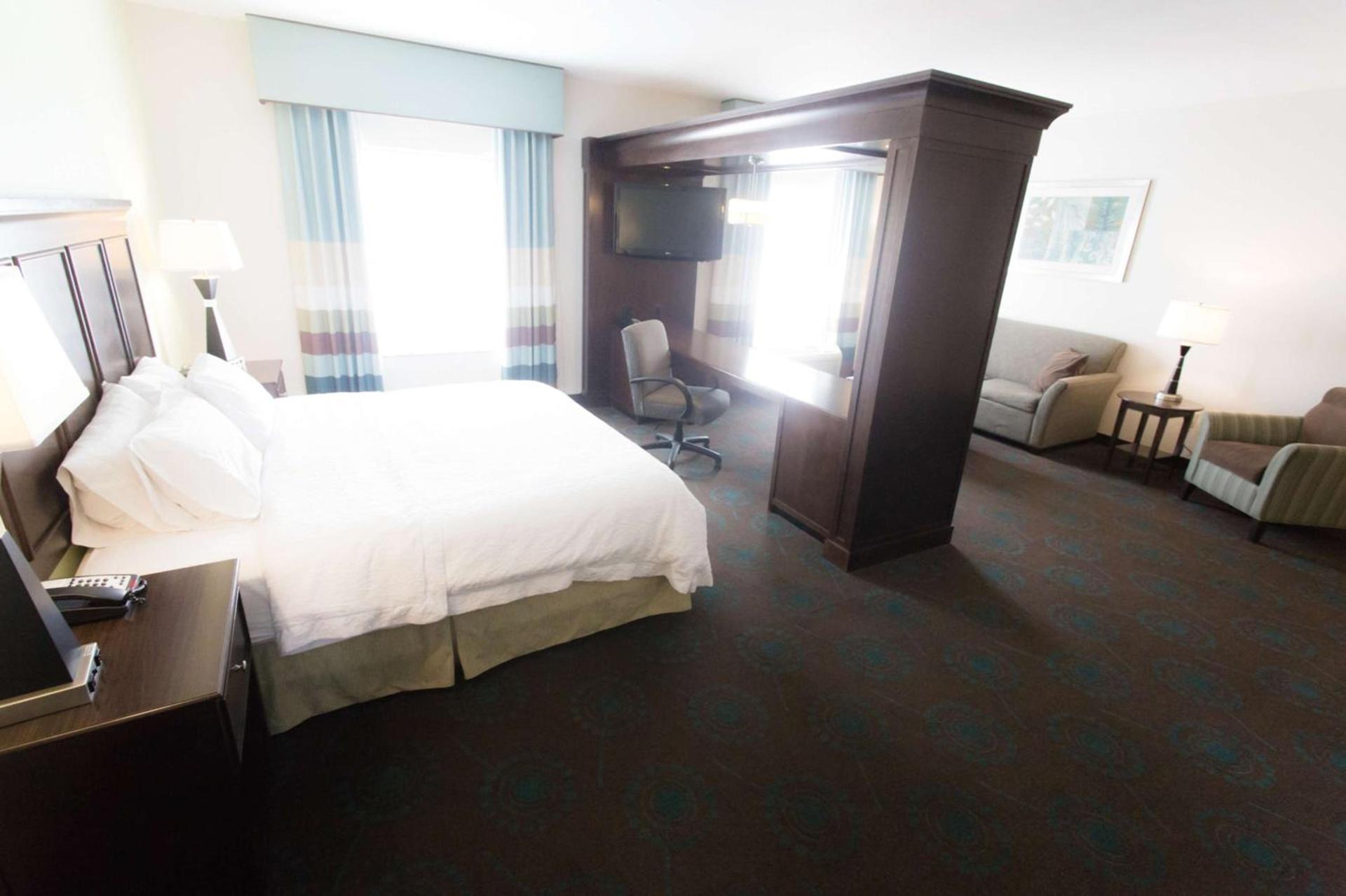 Hampton Inn & Suites Middlebury photo 16