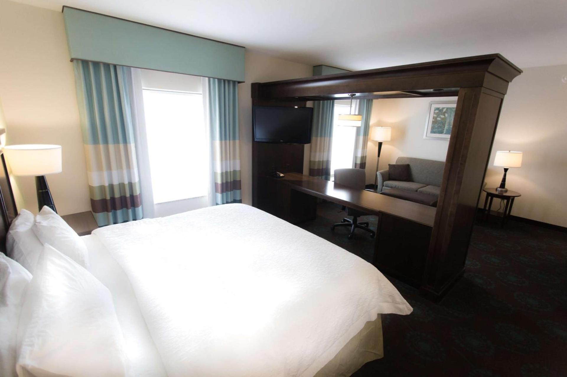Hampton Inn & Suites Middlebury photo 30