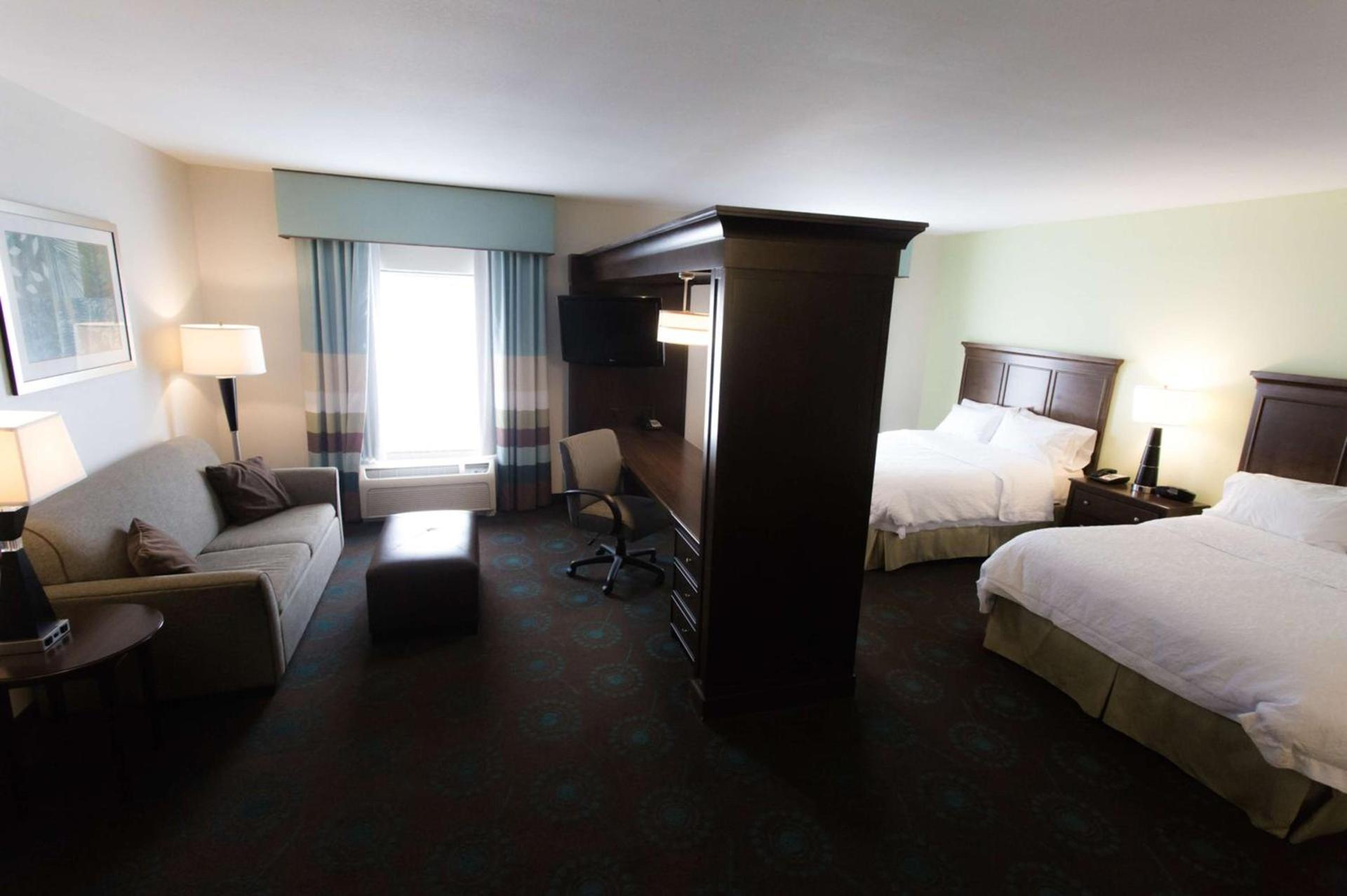 Hampton Inn & Suites Middlebury photo 33