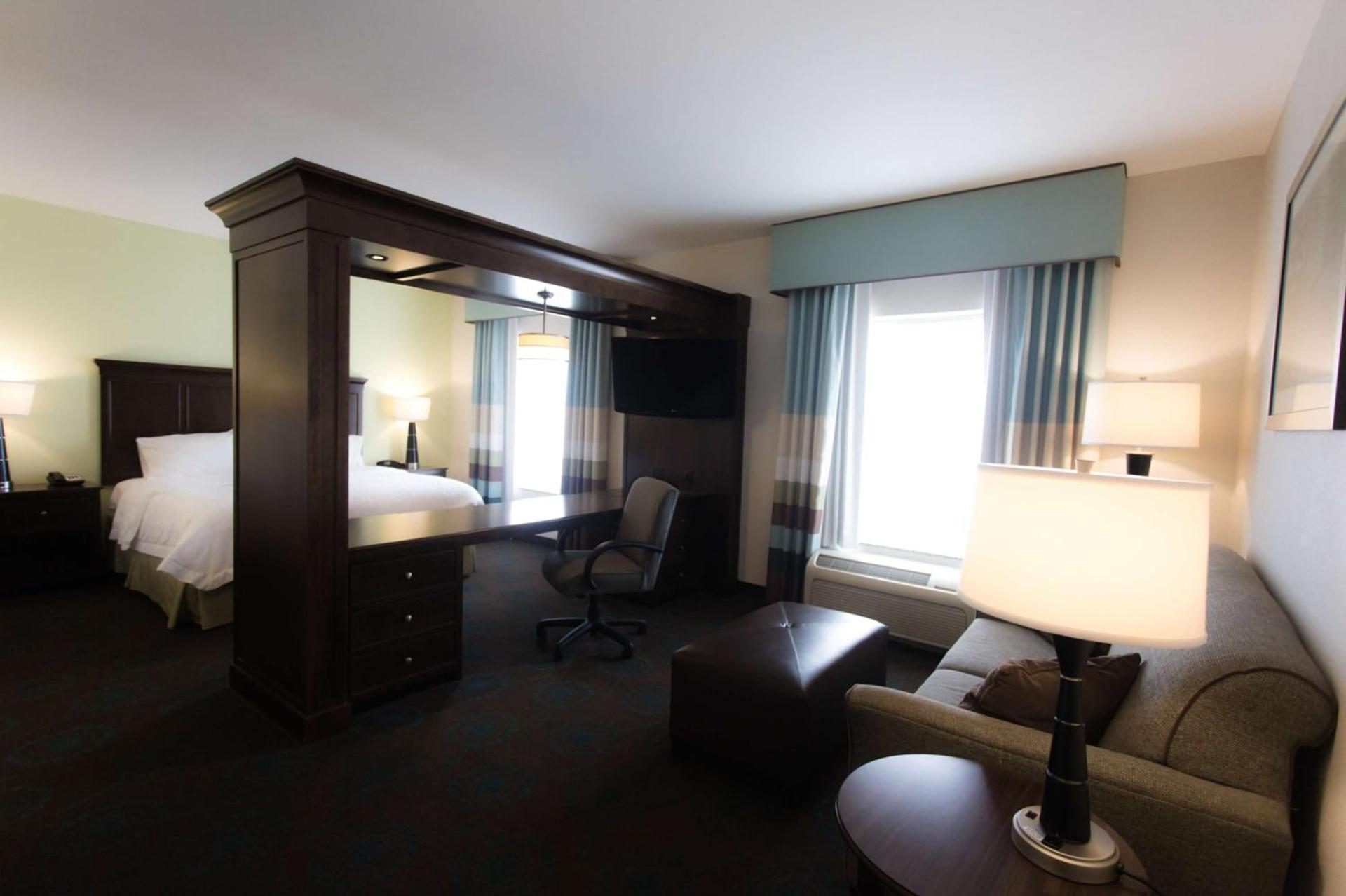 Hampton Inn & Suites Middlebury photo 38