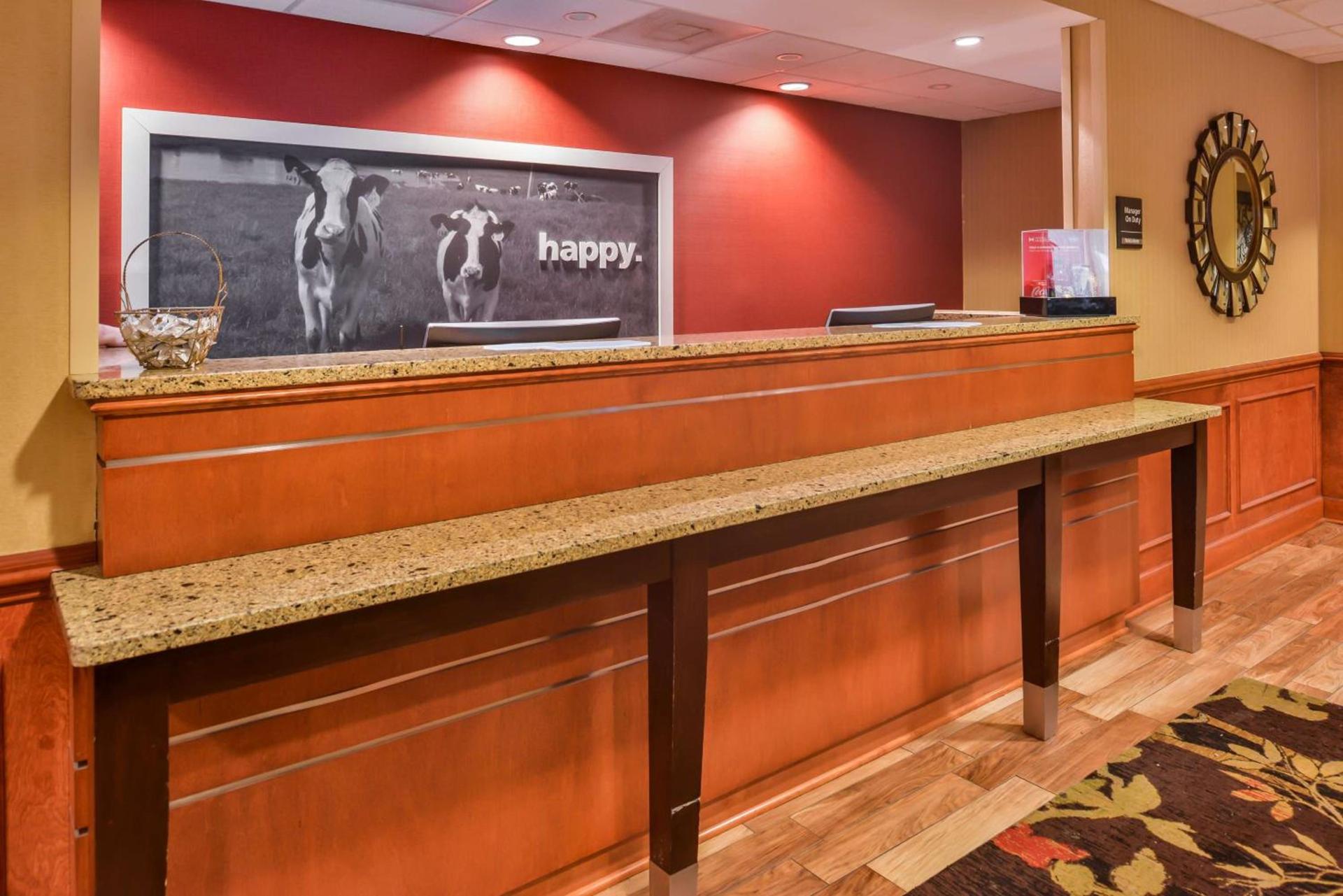 Hampton Inn Emporia photo 11