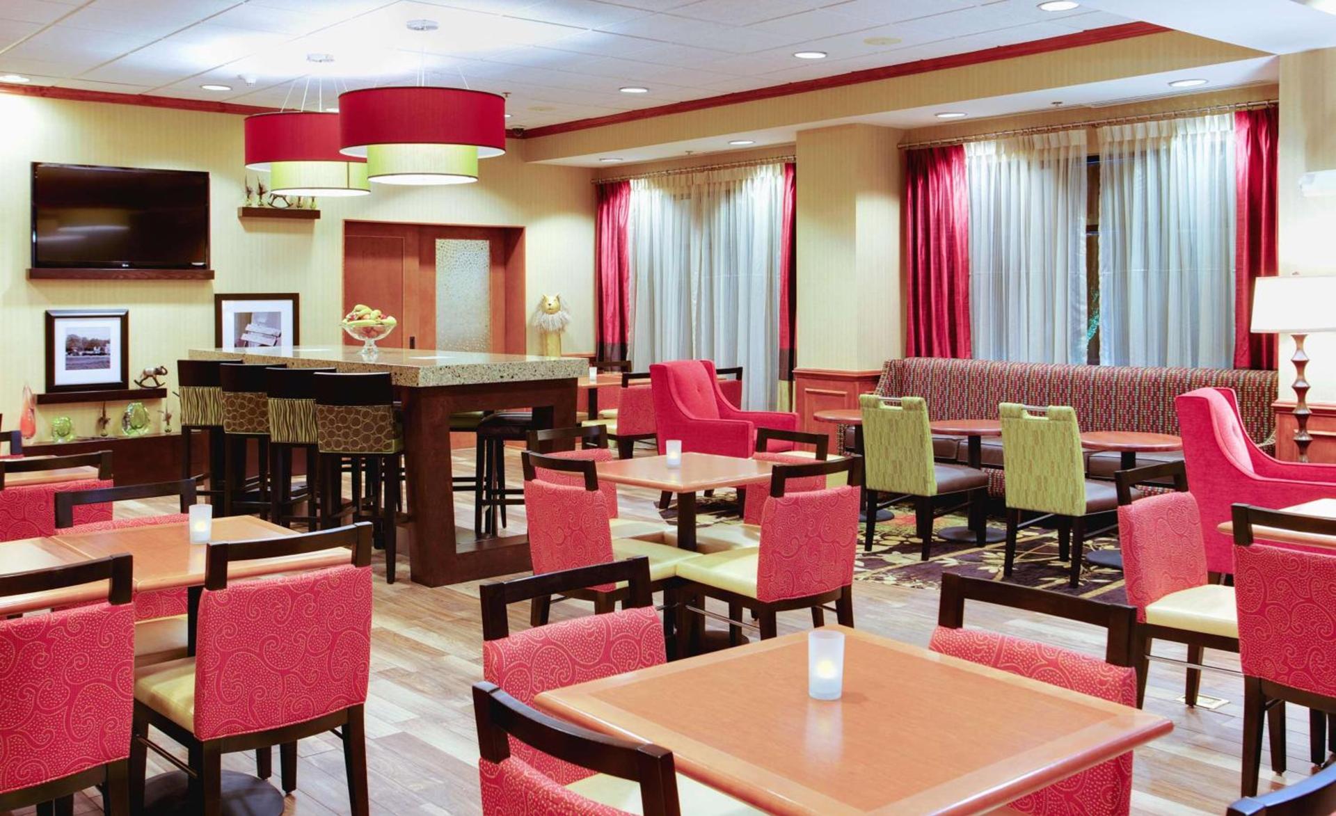 Hampton Inn Emporia photo 17