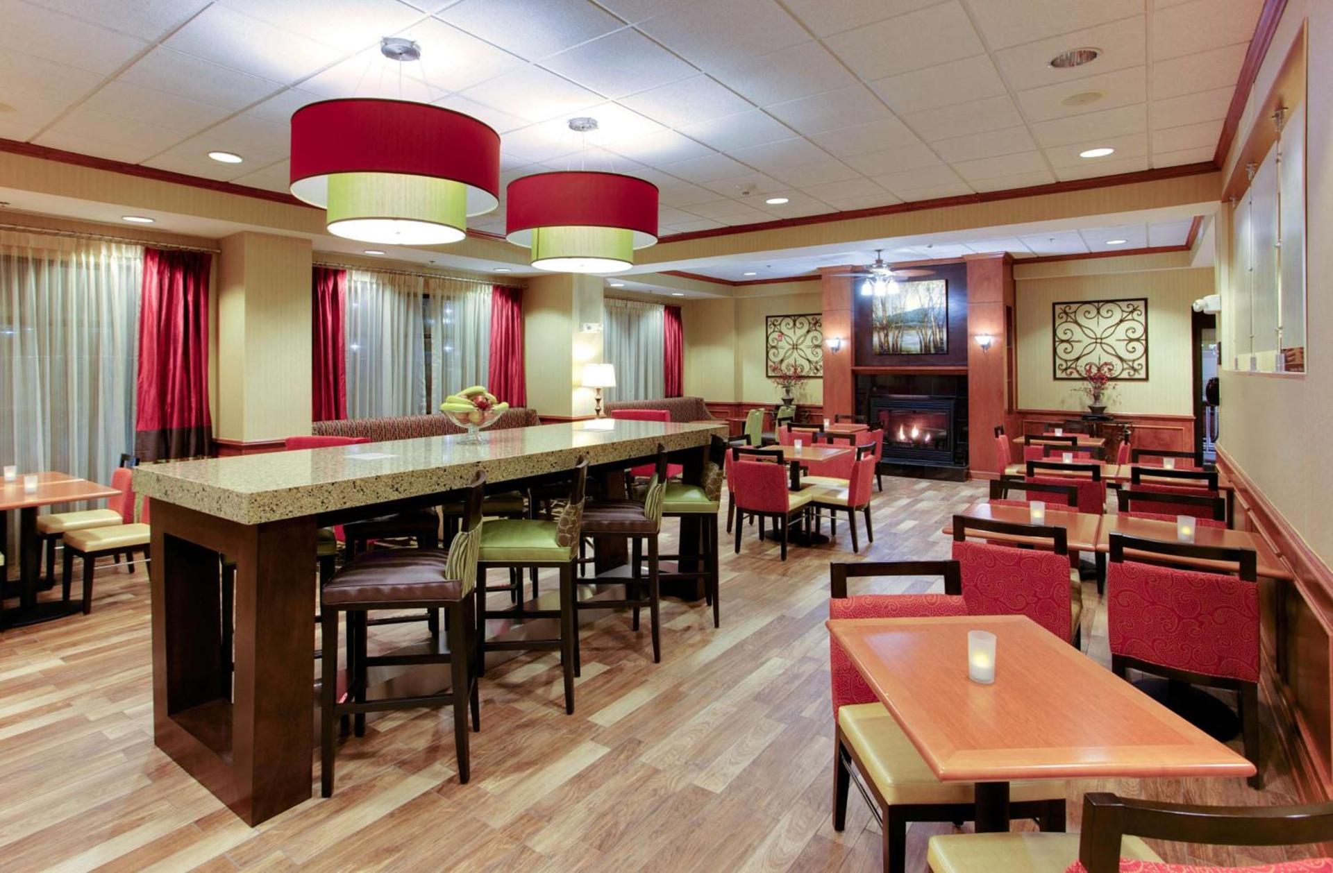 Hampton Inn Emporia photo 18