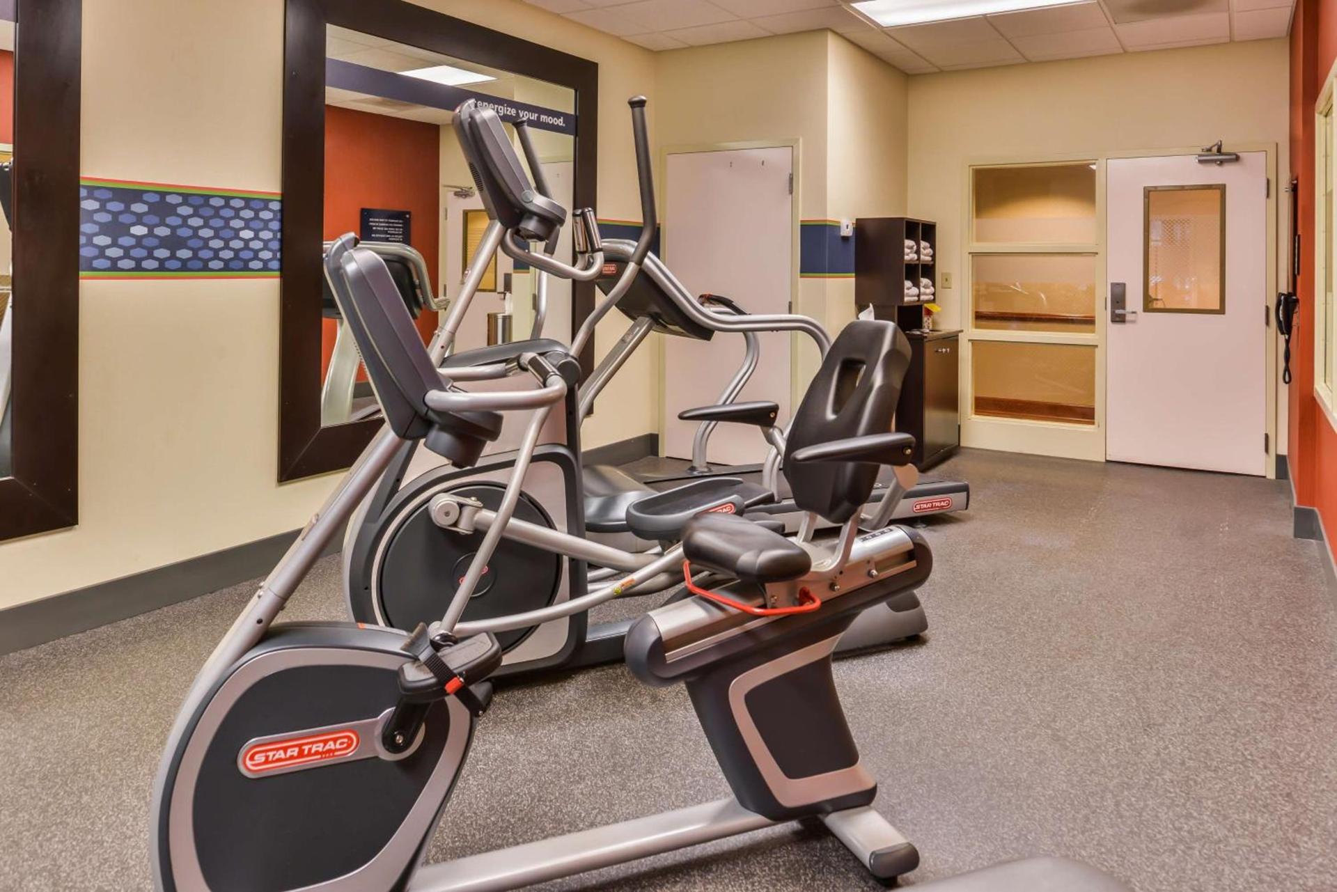 Hampton Inn Emporia photo 28