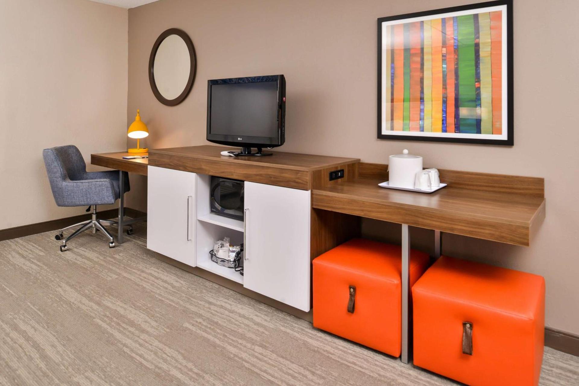 Hampton Inn Emporia photo 31