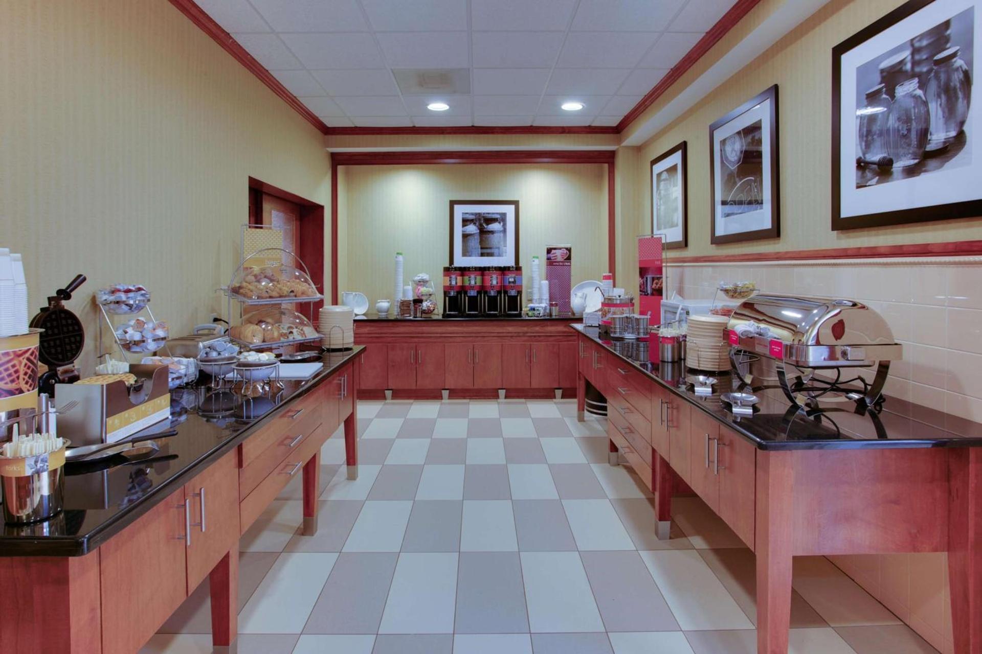 Hampton Inn Emporia photo 26