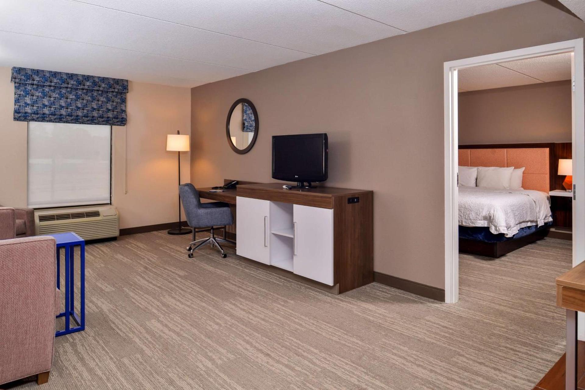 Hampton Inn Emporia photo 35