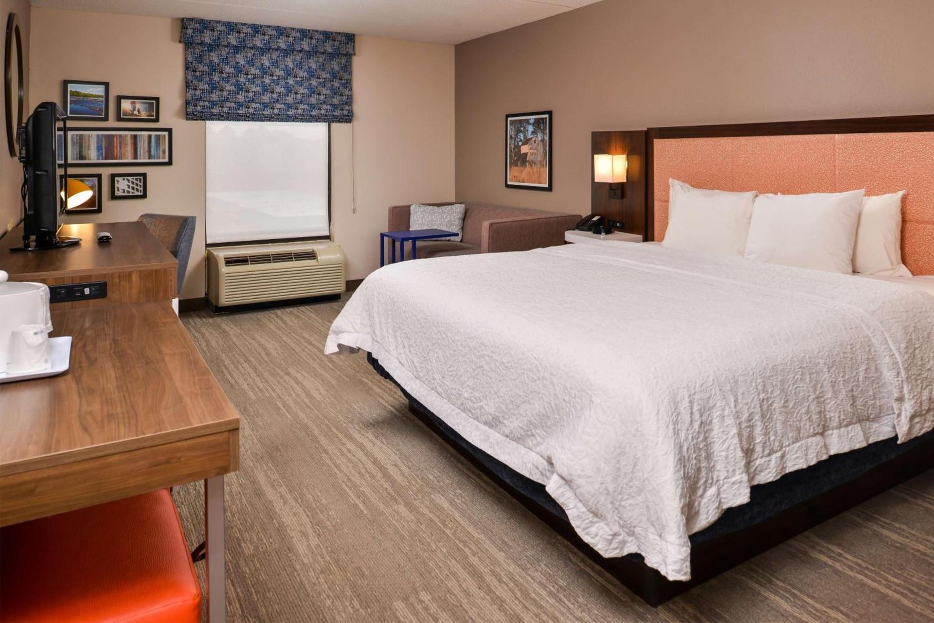 Hampton Inn Emporia photo 41
