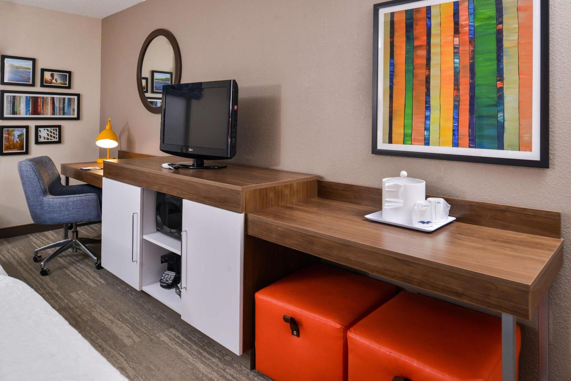Hampton Inn Emporia photo 46