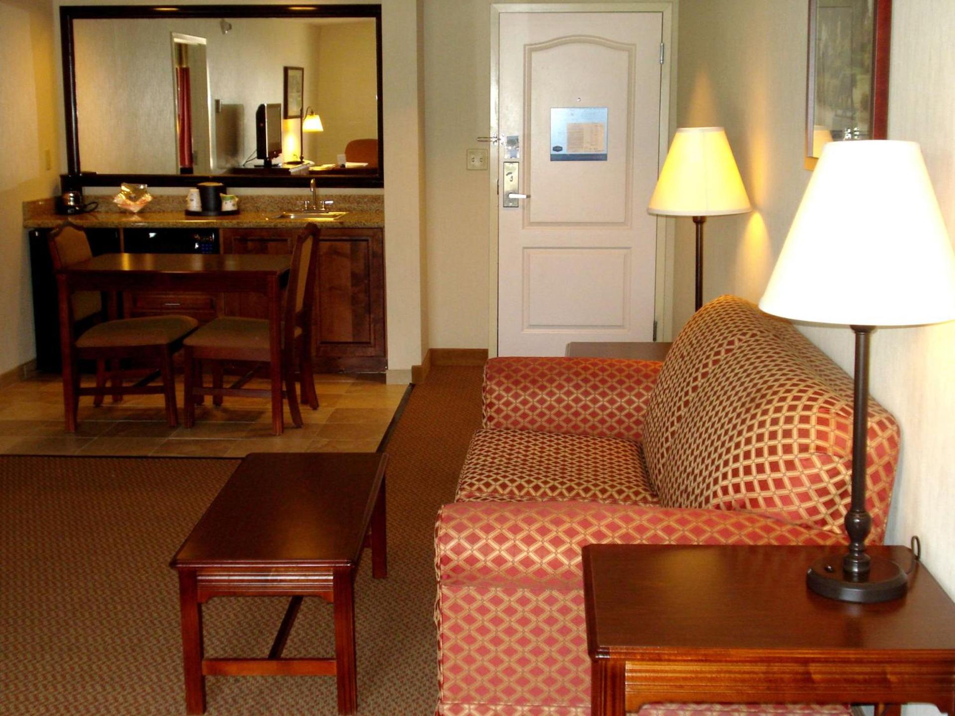 Hampton Inn Emporia photo 54