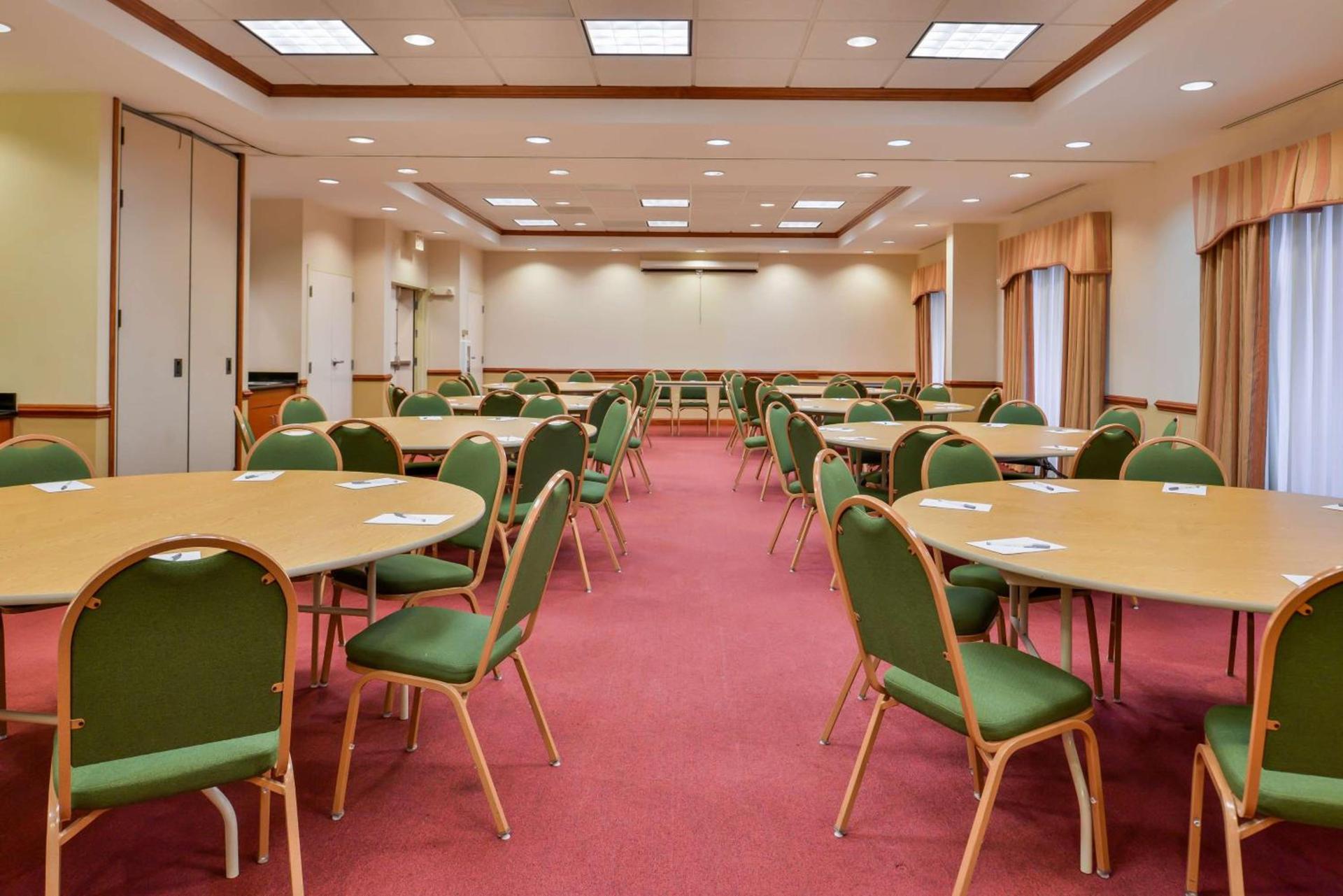 Hampton Inn Emporia photo 62
