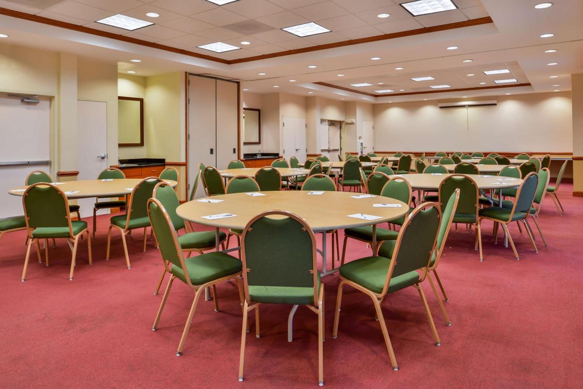 Hampton Inn Emporia photo 63