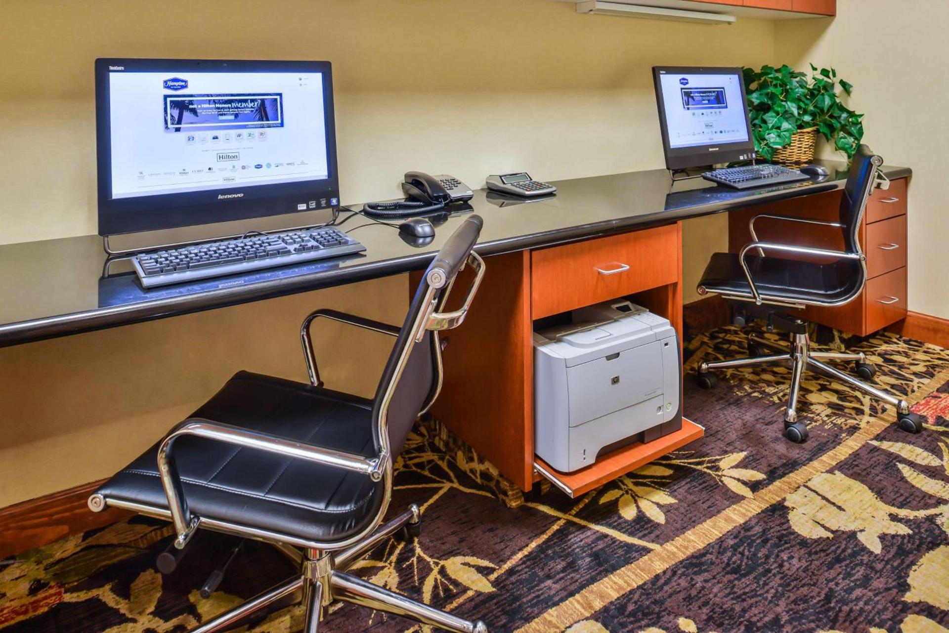 Hampton Inn Emporia photo 69