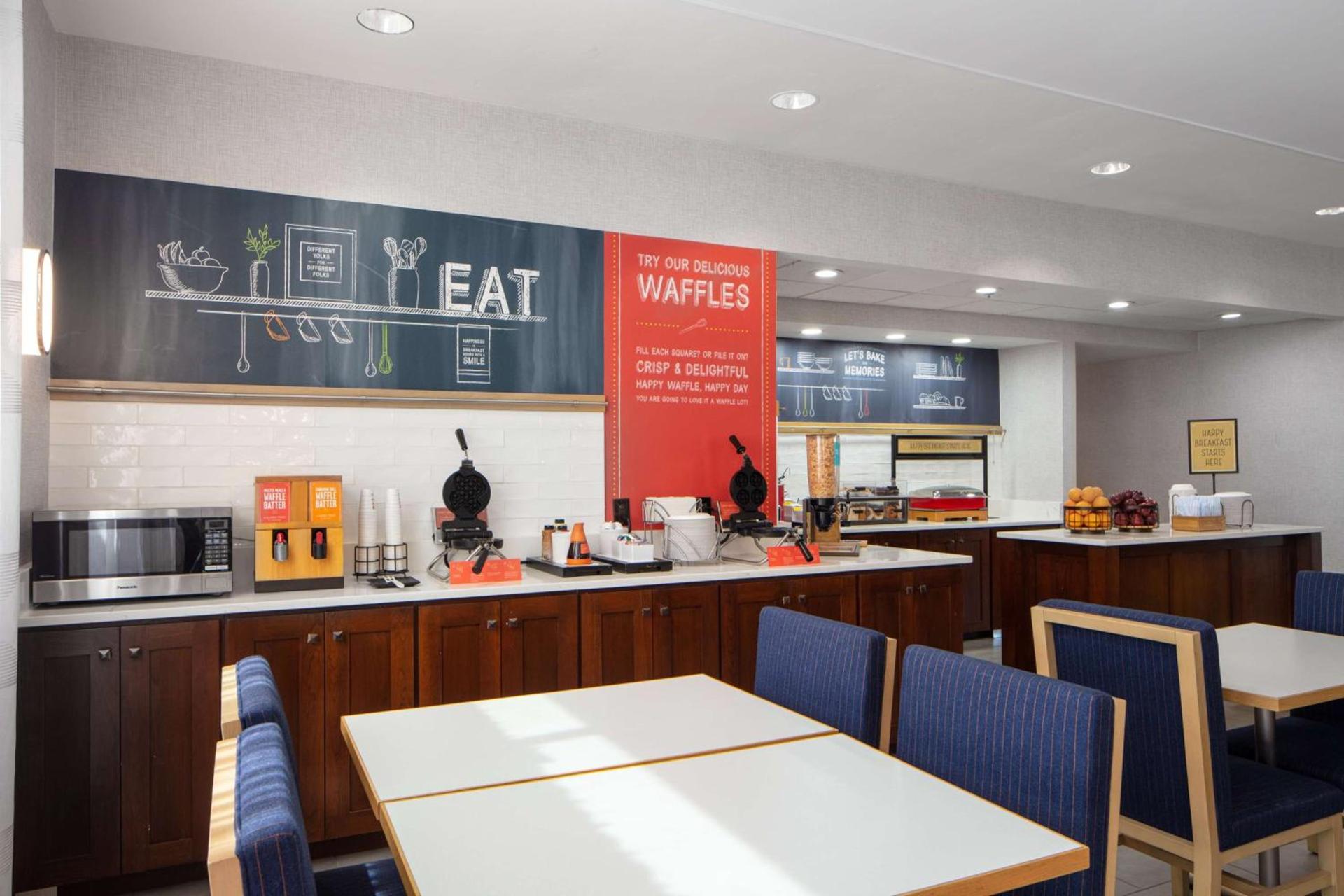 Hampton Inn & Suites El Paso-Airport photo 12