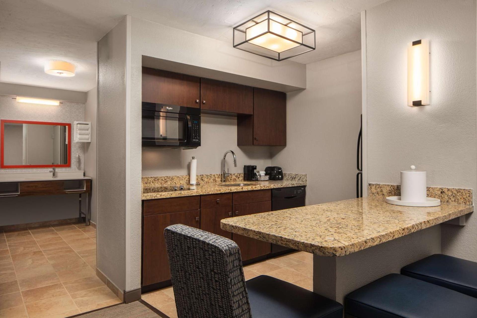 Hampton Inn & Suites El Paso-Airport photo 46
