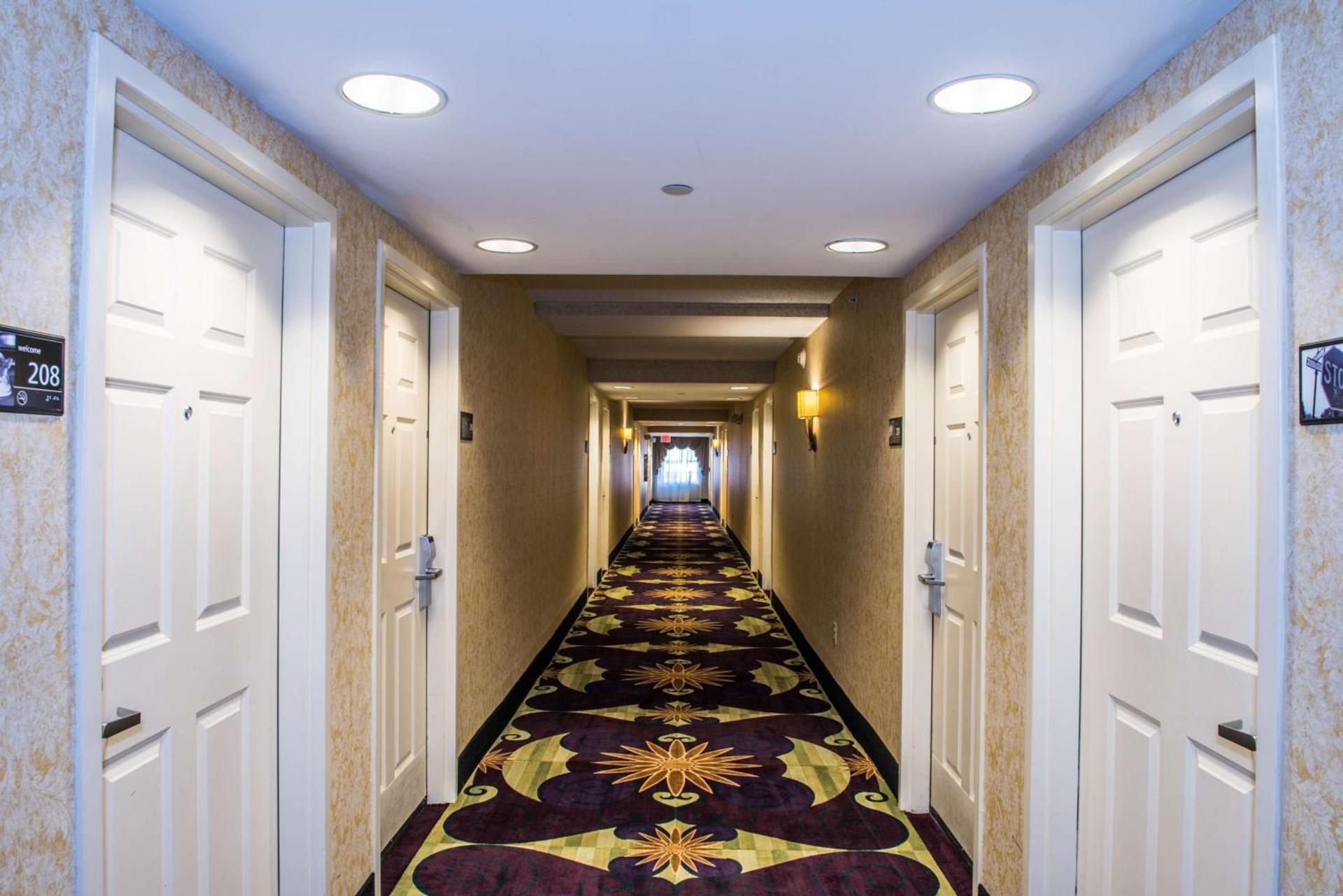 Hampton Inn Easton photo 9