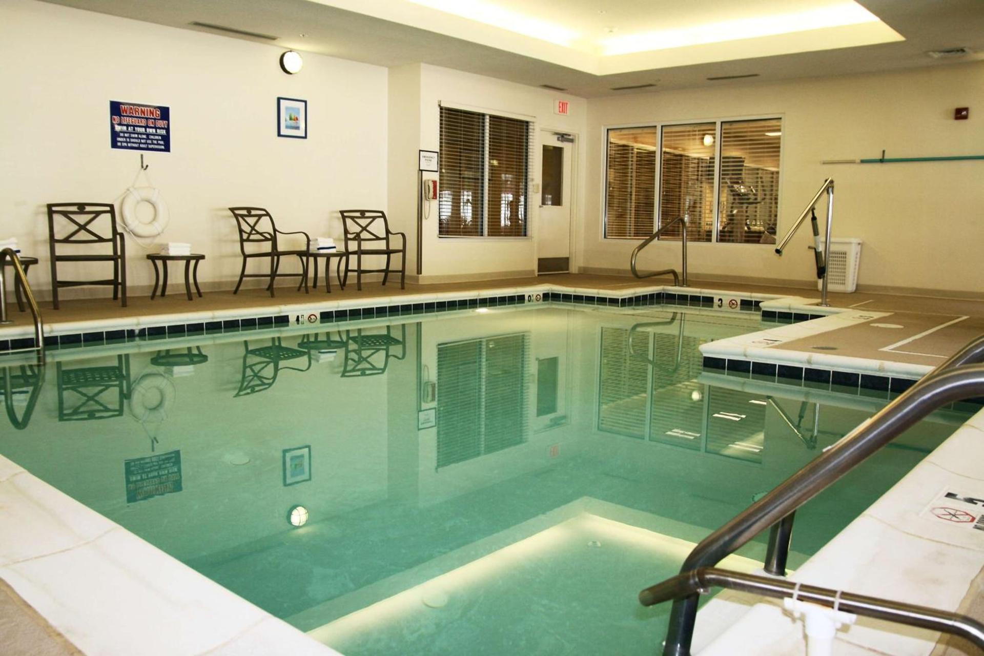 Hampton Inn Easton photo 12