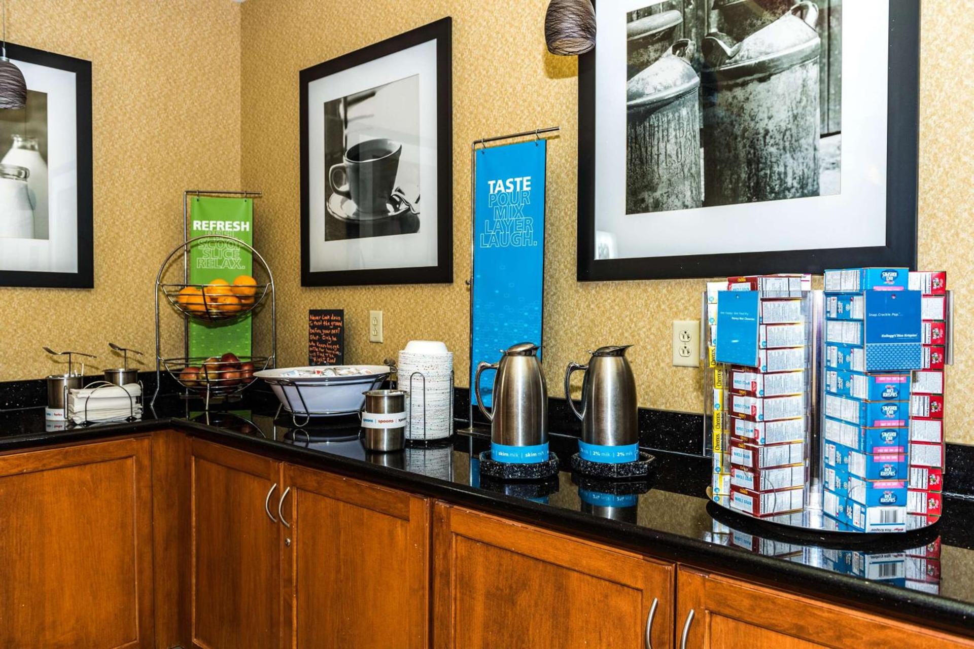 Hampton Inn Easton photo 16