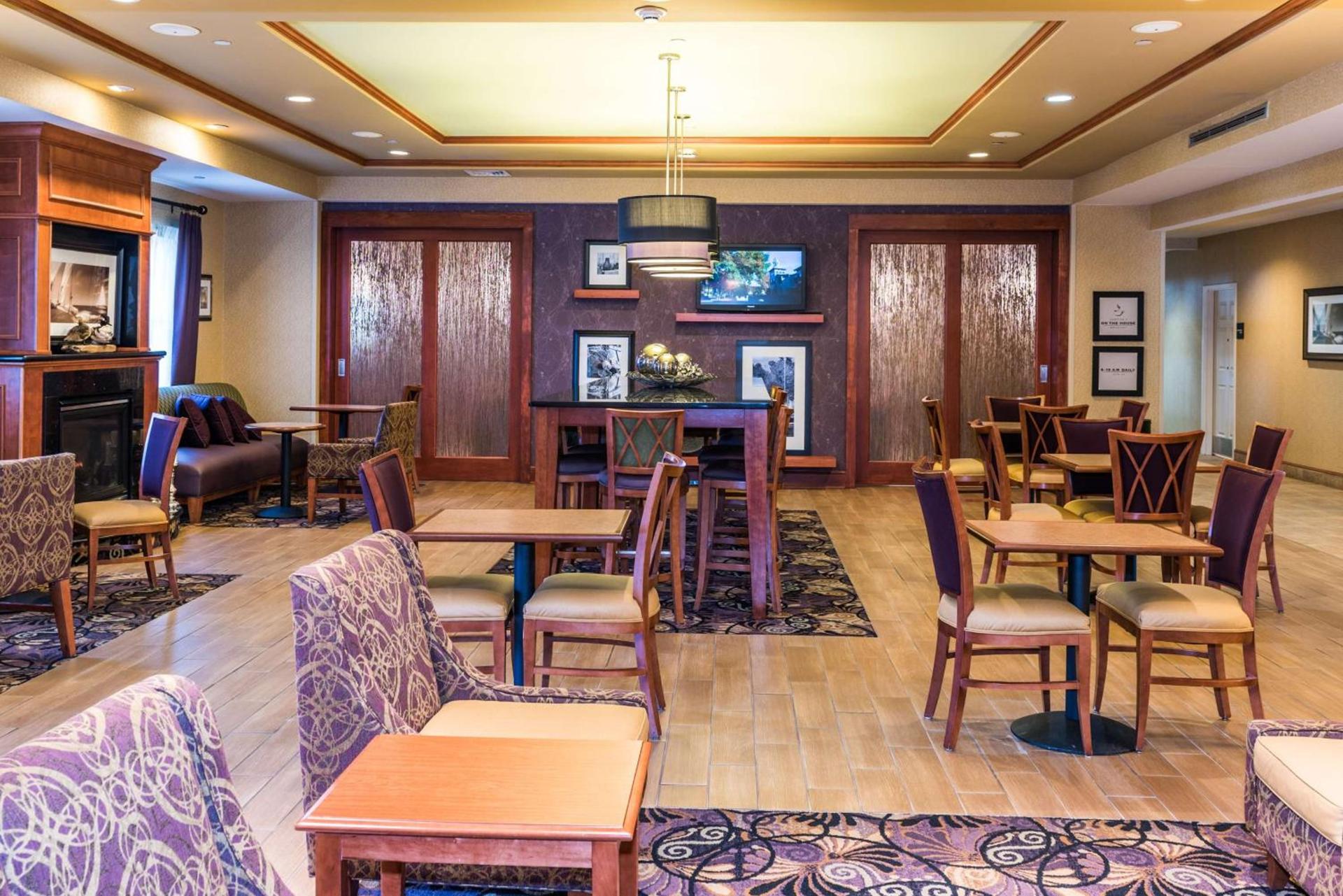 Hampton Inn Easton photo 18