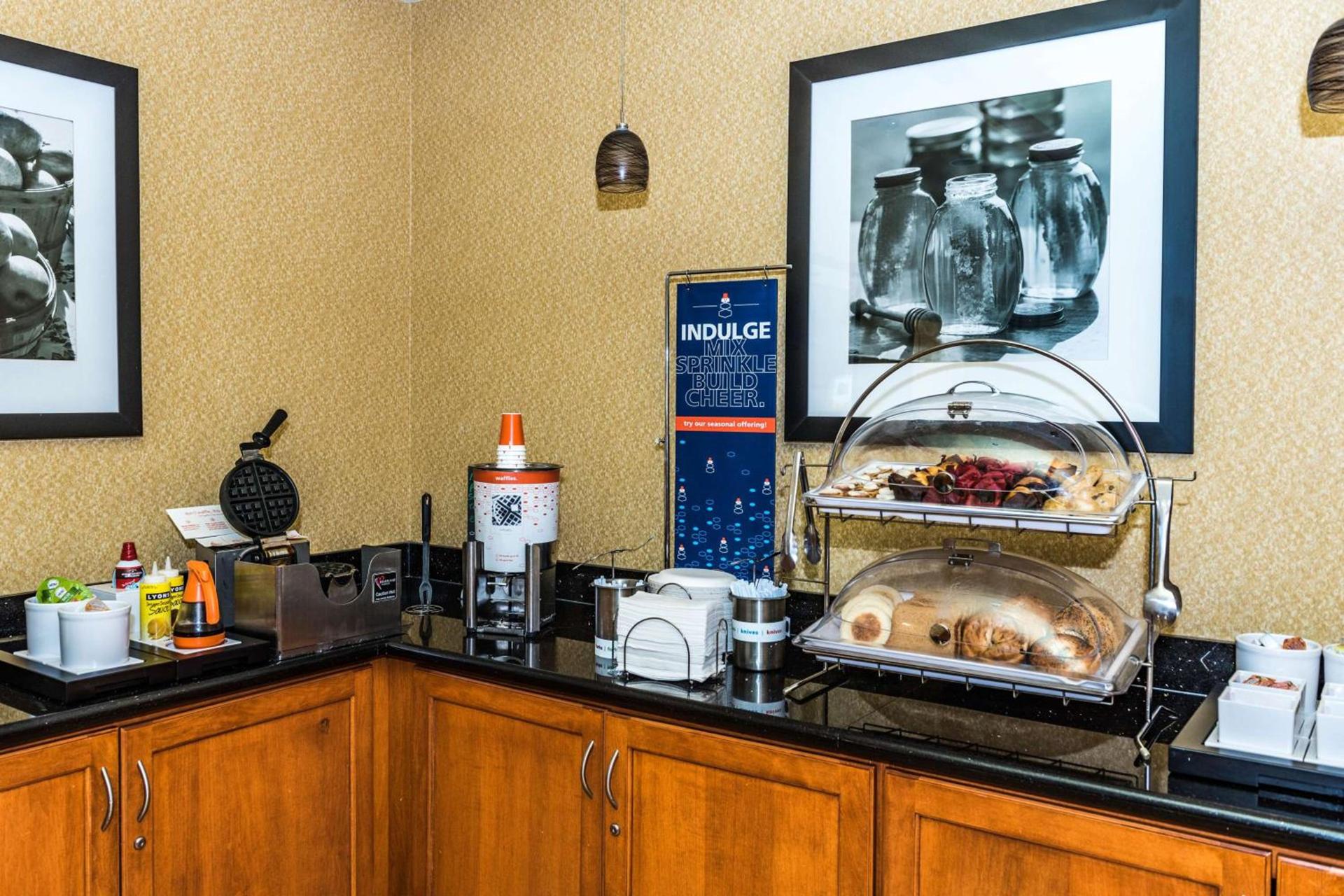 Hampton Inn Easton photo 19