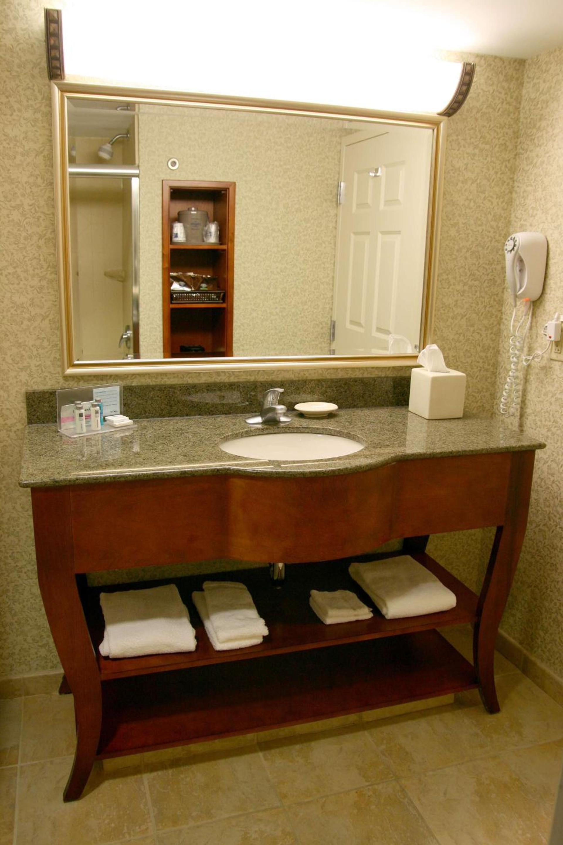 Hampton Inn Easton photo 25
