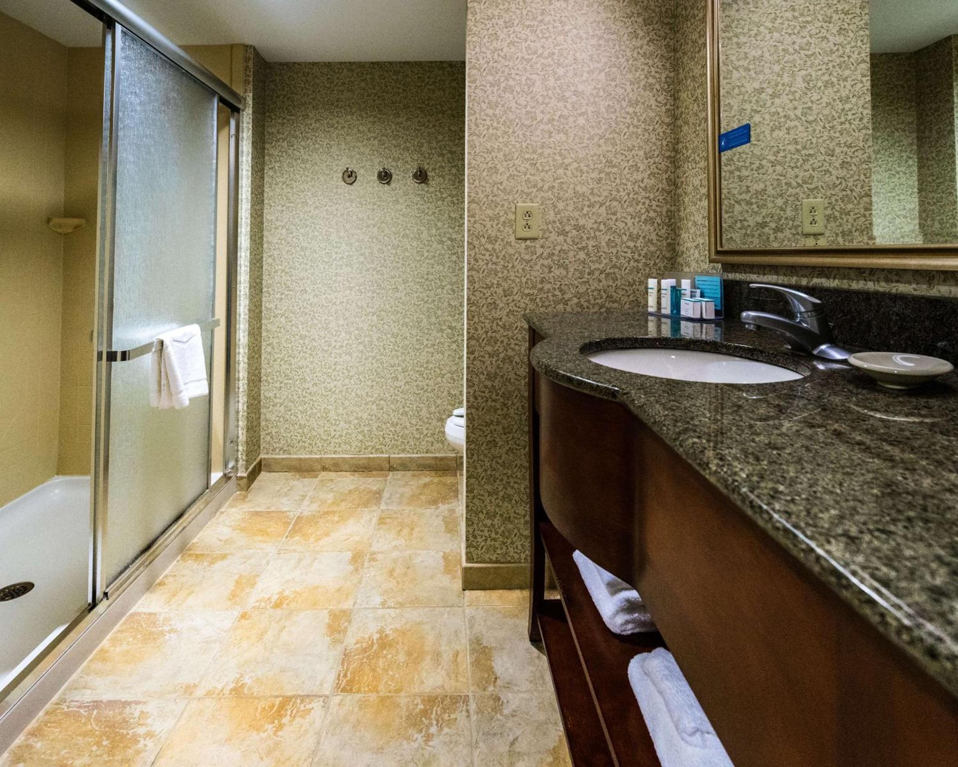 Hampton Inn Easton photo 35