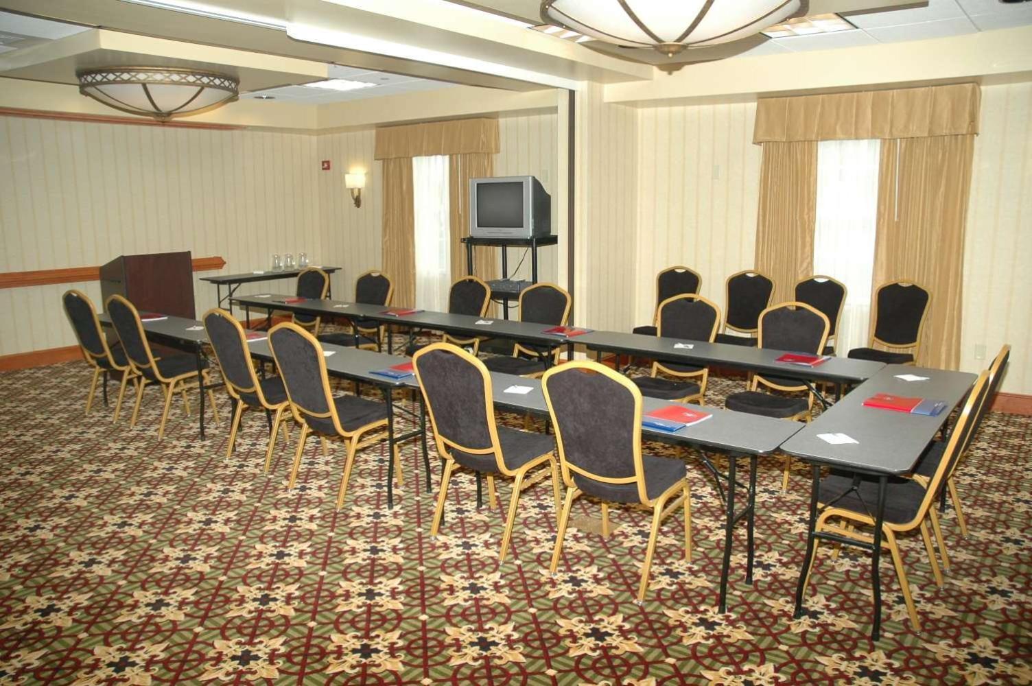 Hampton Inn Easton photo 39