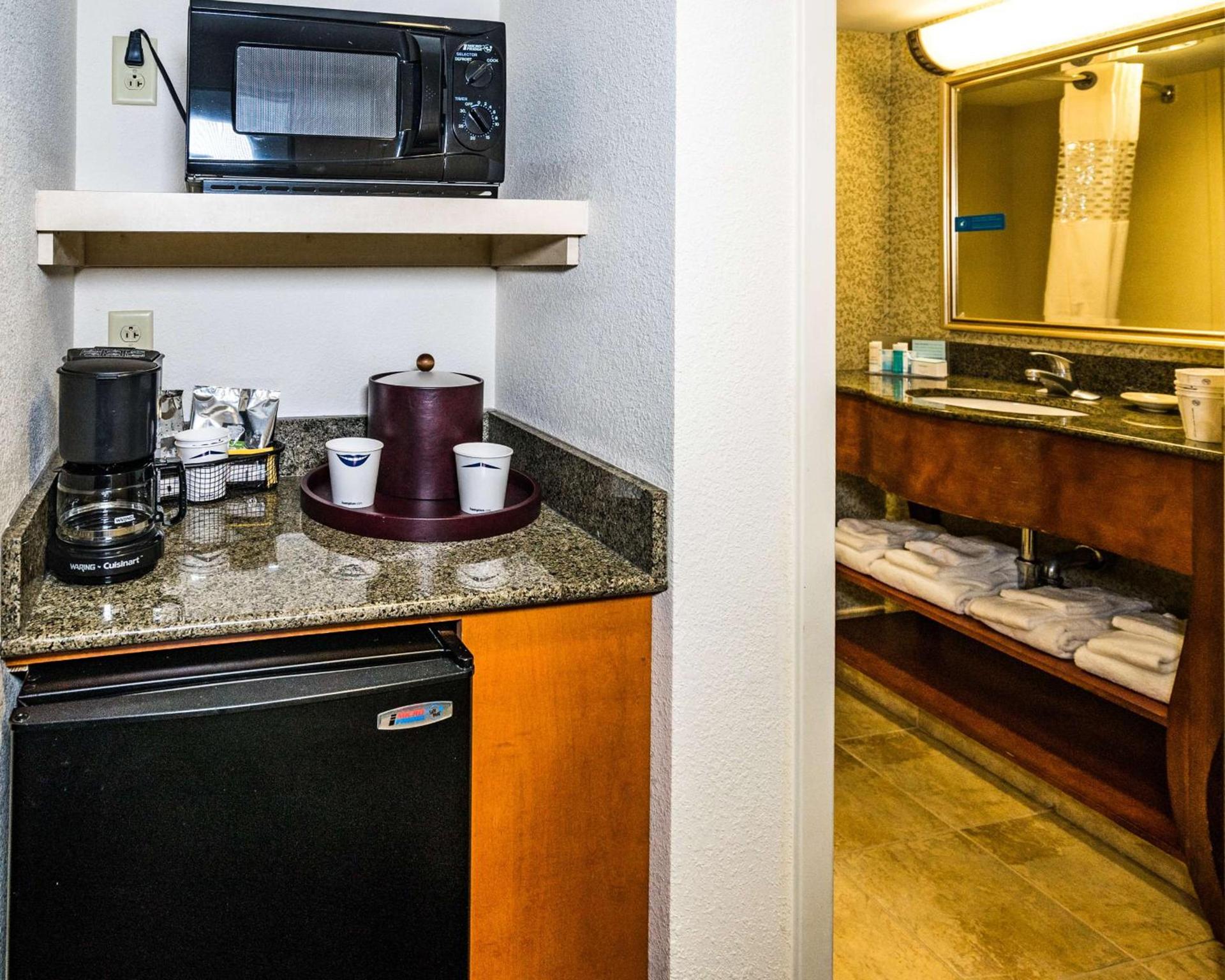 Hampton Inn Easton photo 42