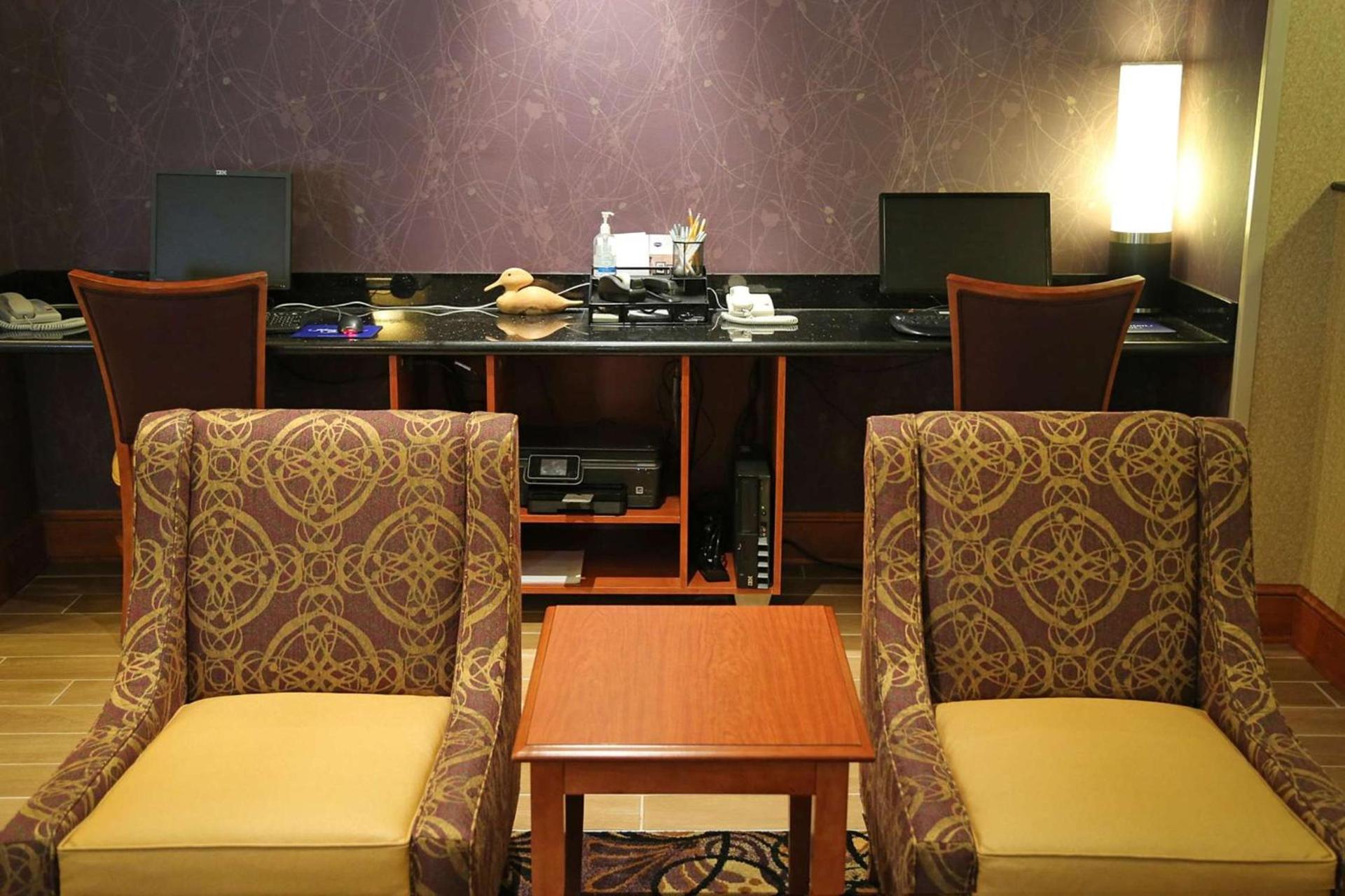 Hampton Inn Easton photo 46