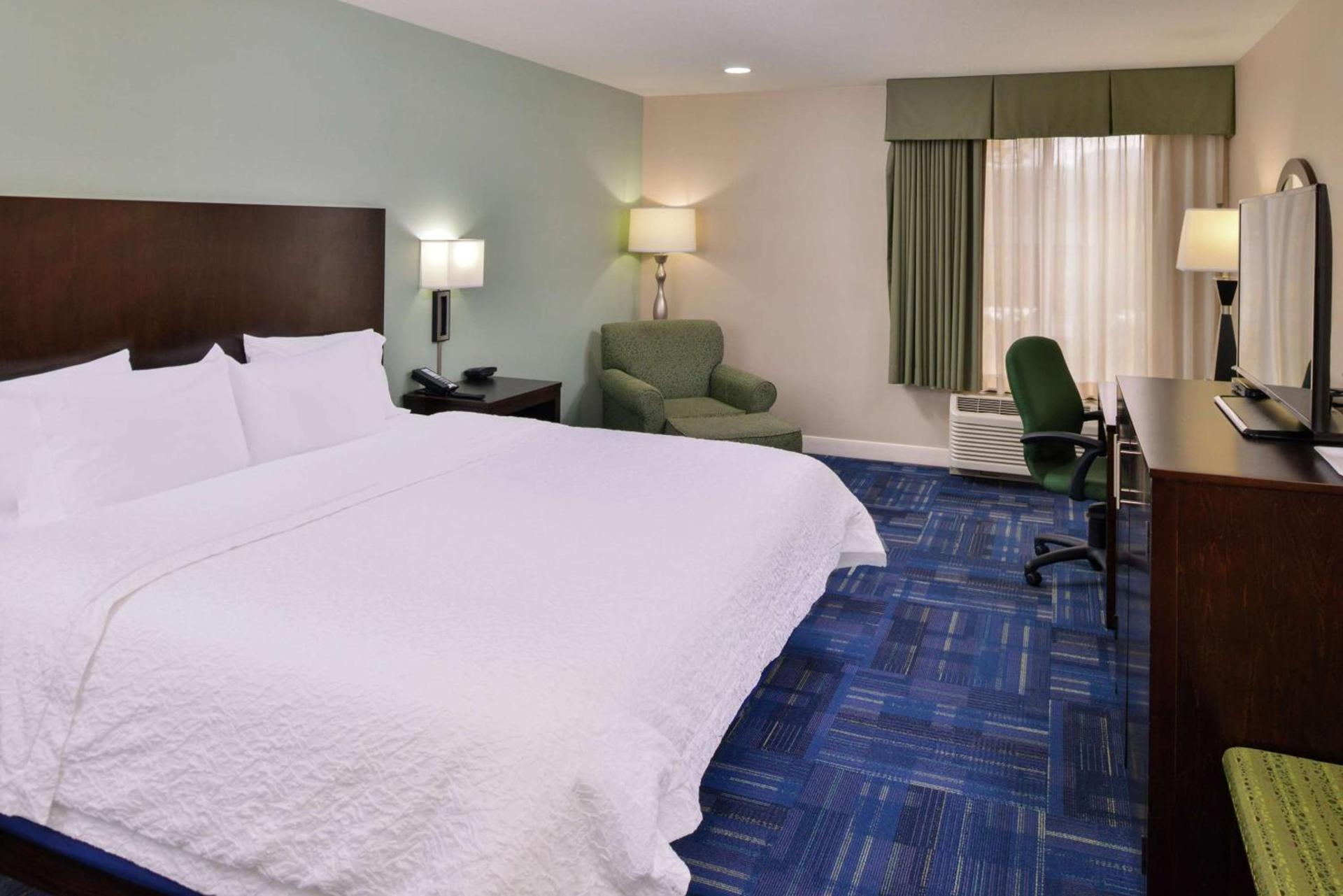 Hampton Inn Eugene photo 17