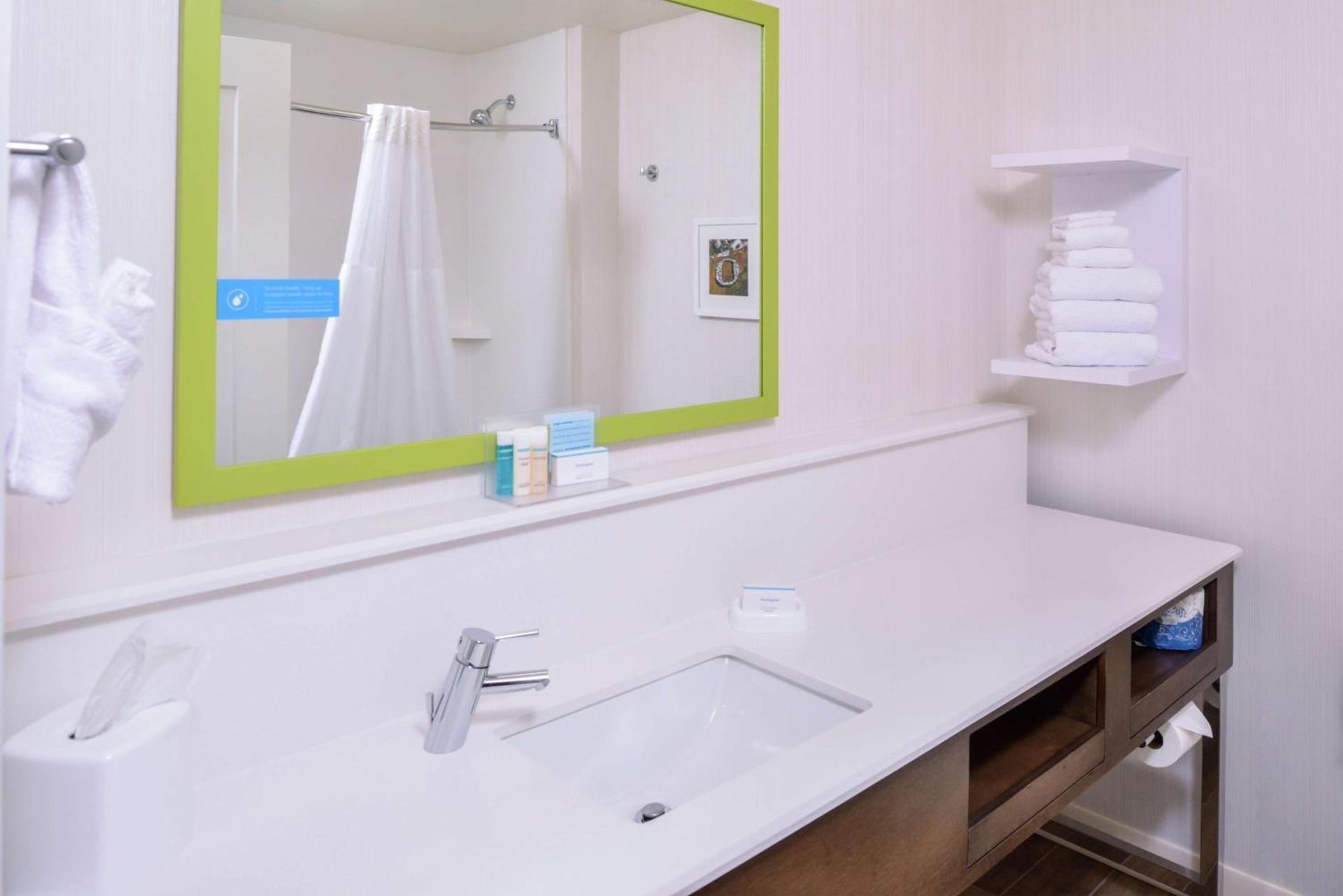 Hampton Inn Eugene photo 20
