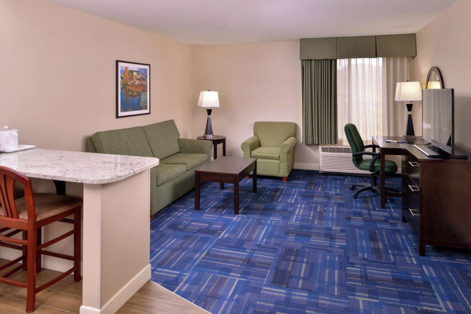 Hampton Inn Eugene photo 24