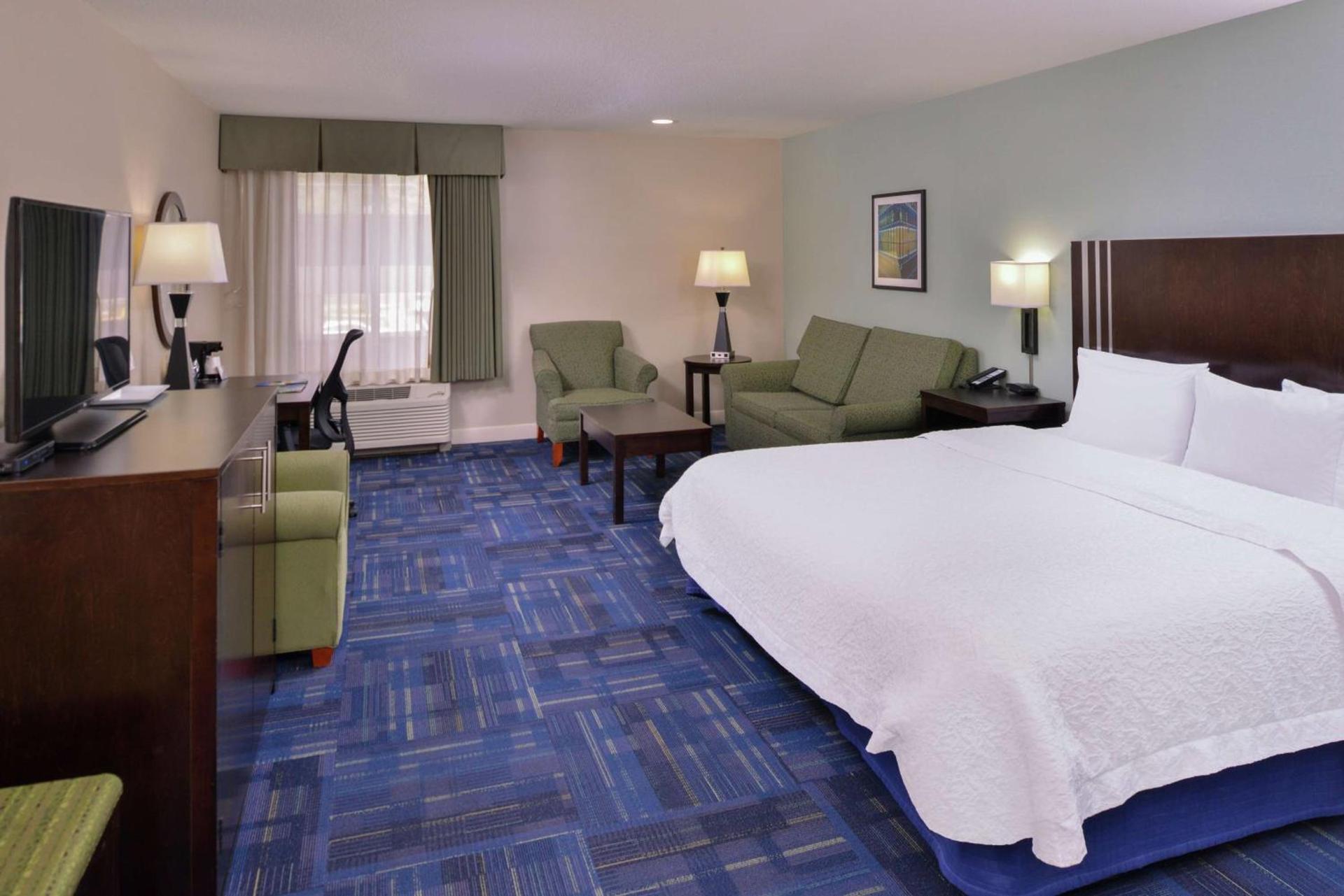 Hampton Inn Eugene photo 25