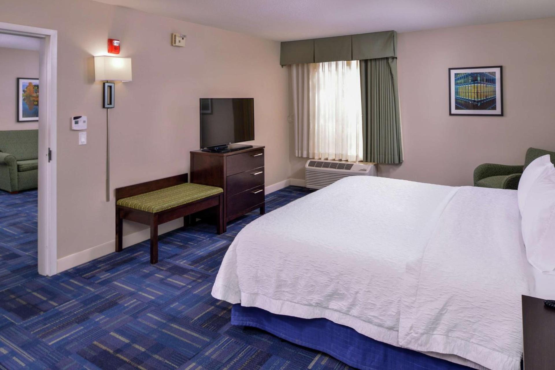 Hampton Inn Eugene photo 30