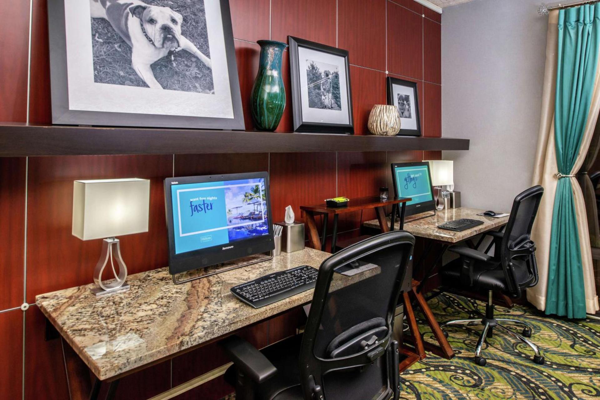 Hampton Inn Eugene photo 32
