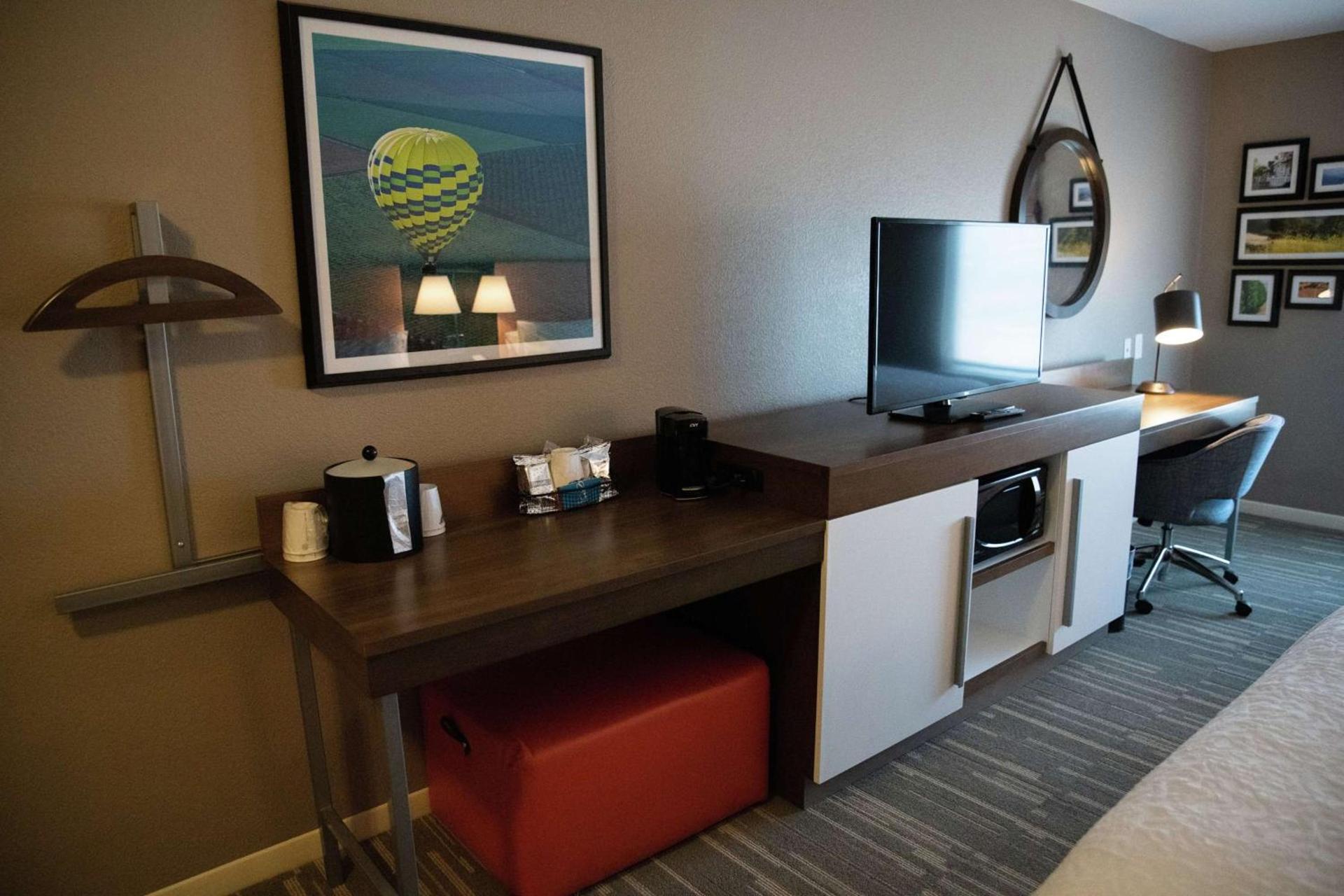 Hampton Inn & Suites Fresno photo 19