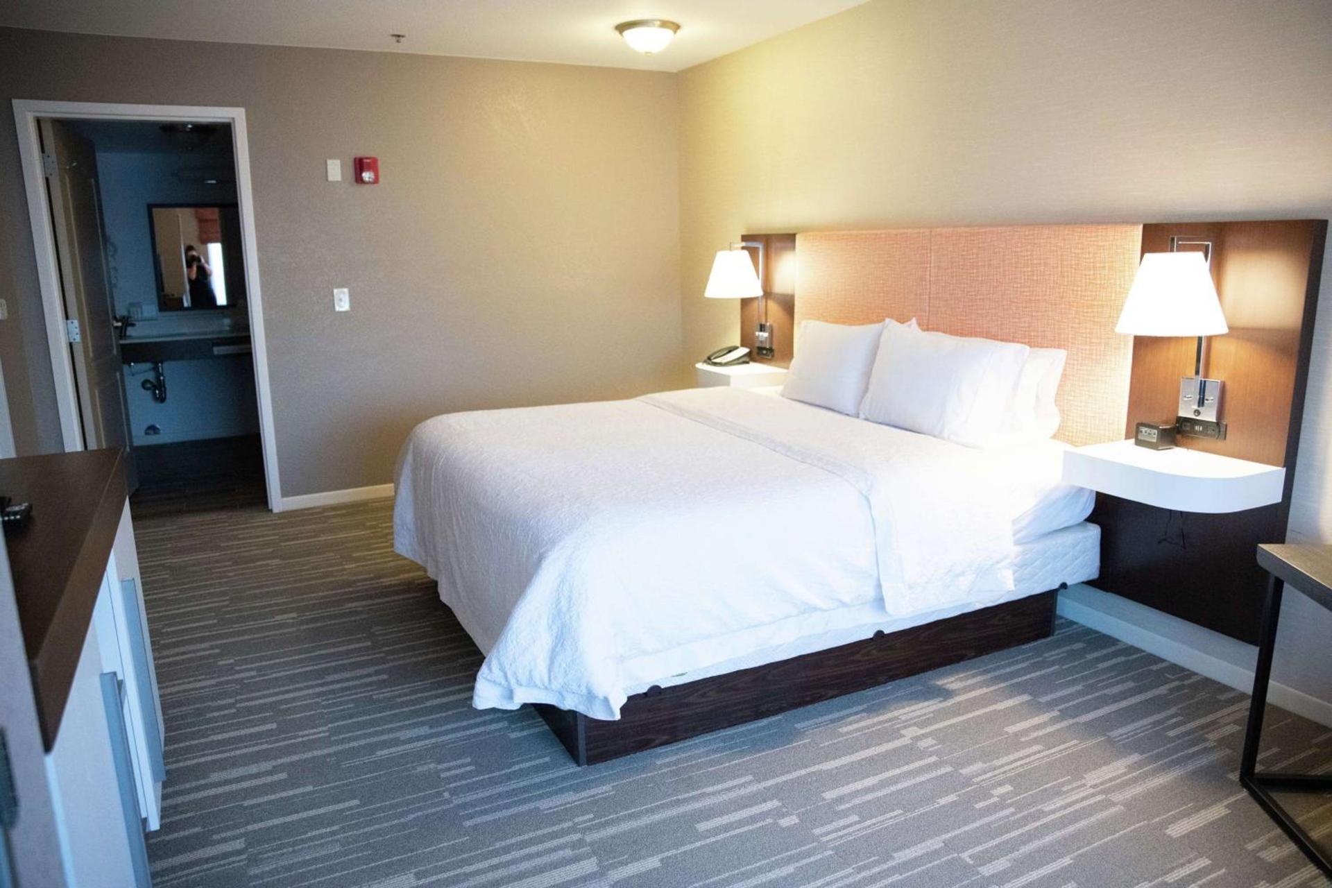 Hampton Inn & Suites Fresno photo 26