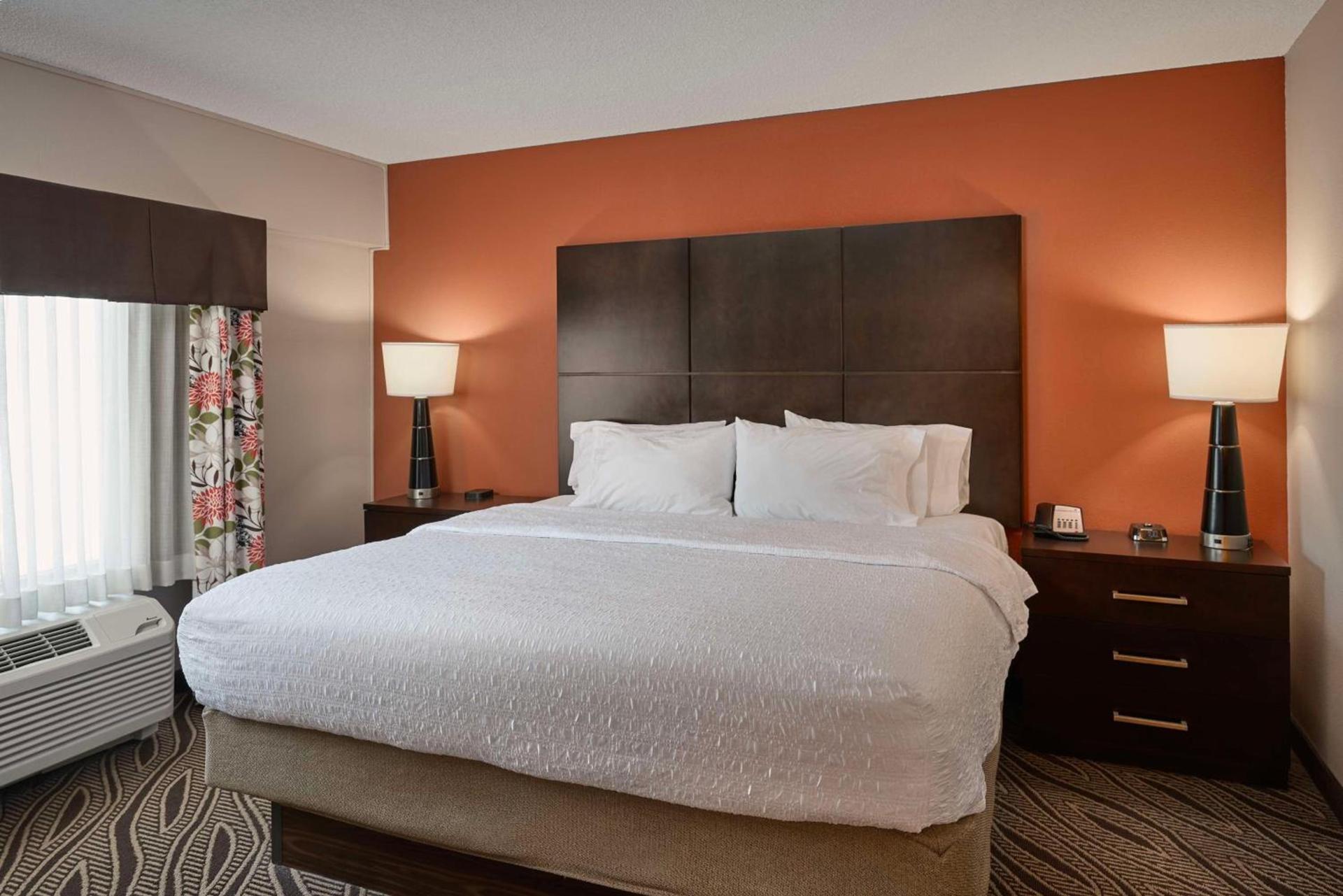 Hampton Inn Evansville Airport photo 19