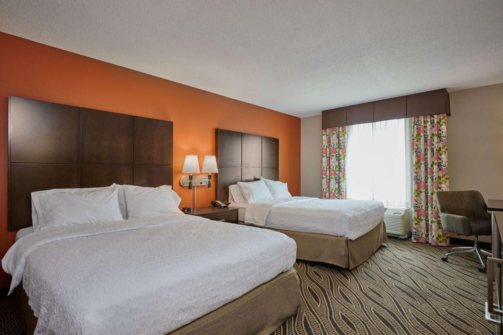 Hampton Inn Evansville Airport photo 41