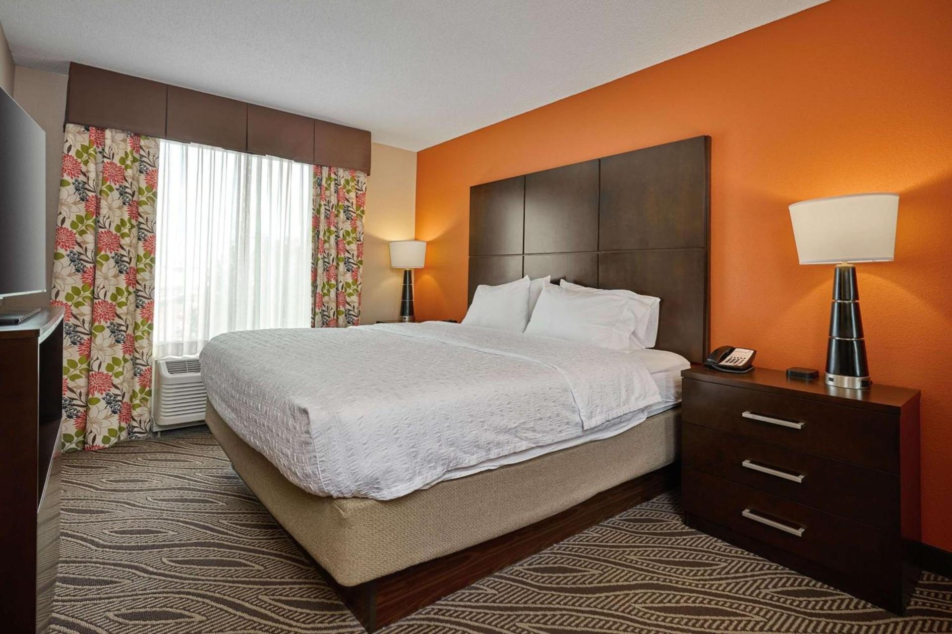 Hampton Inn Evansville Airport photo 18