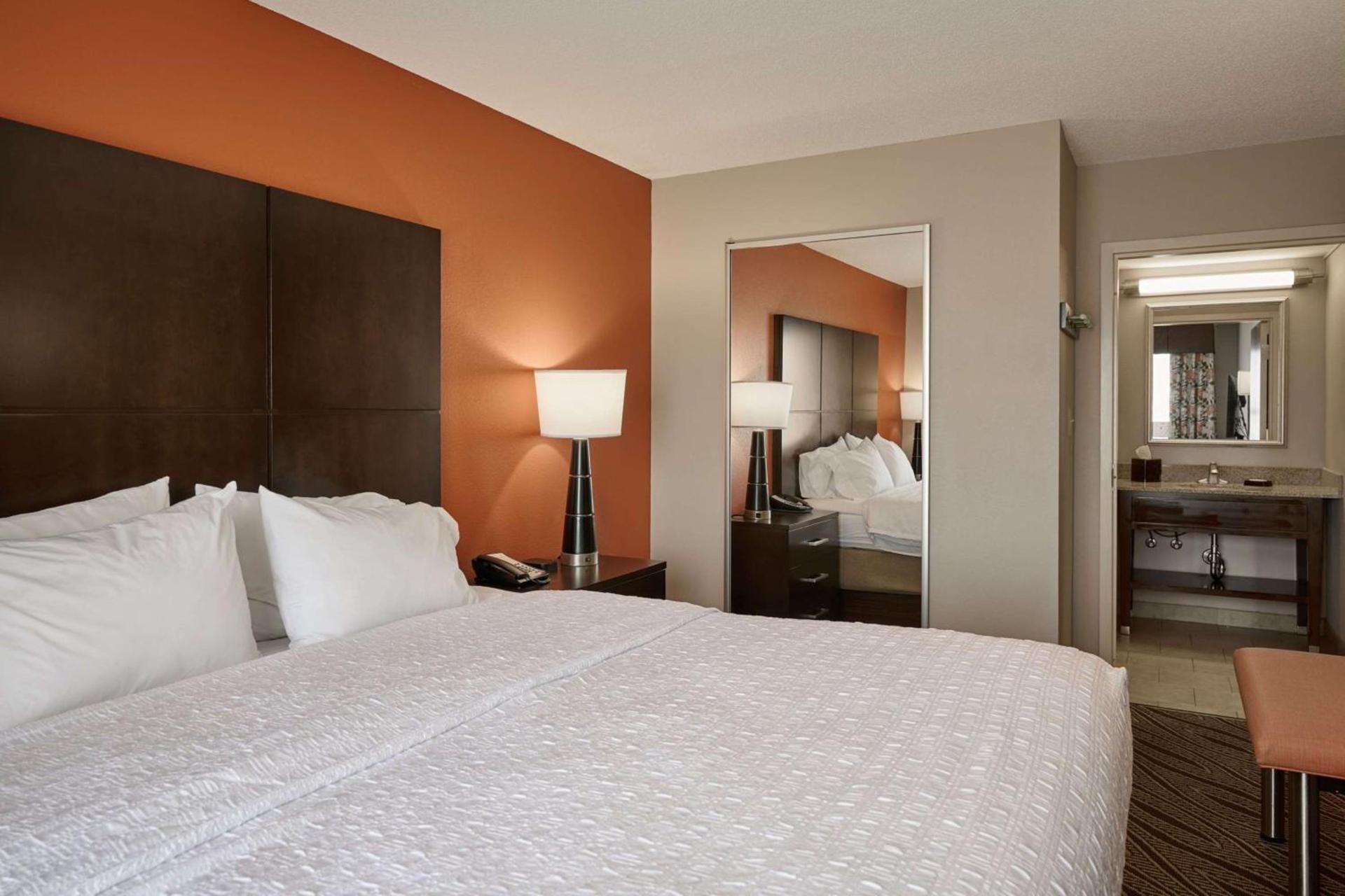 Hampton Inn Evansville Airport photo 2