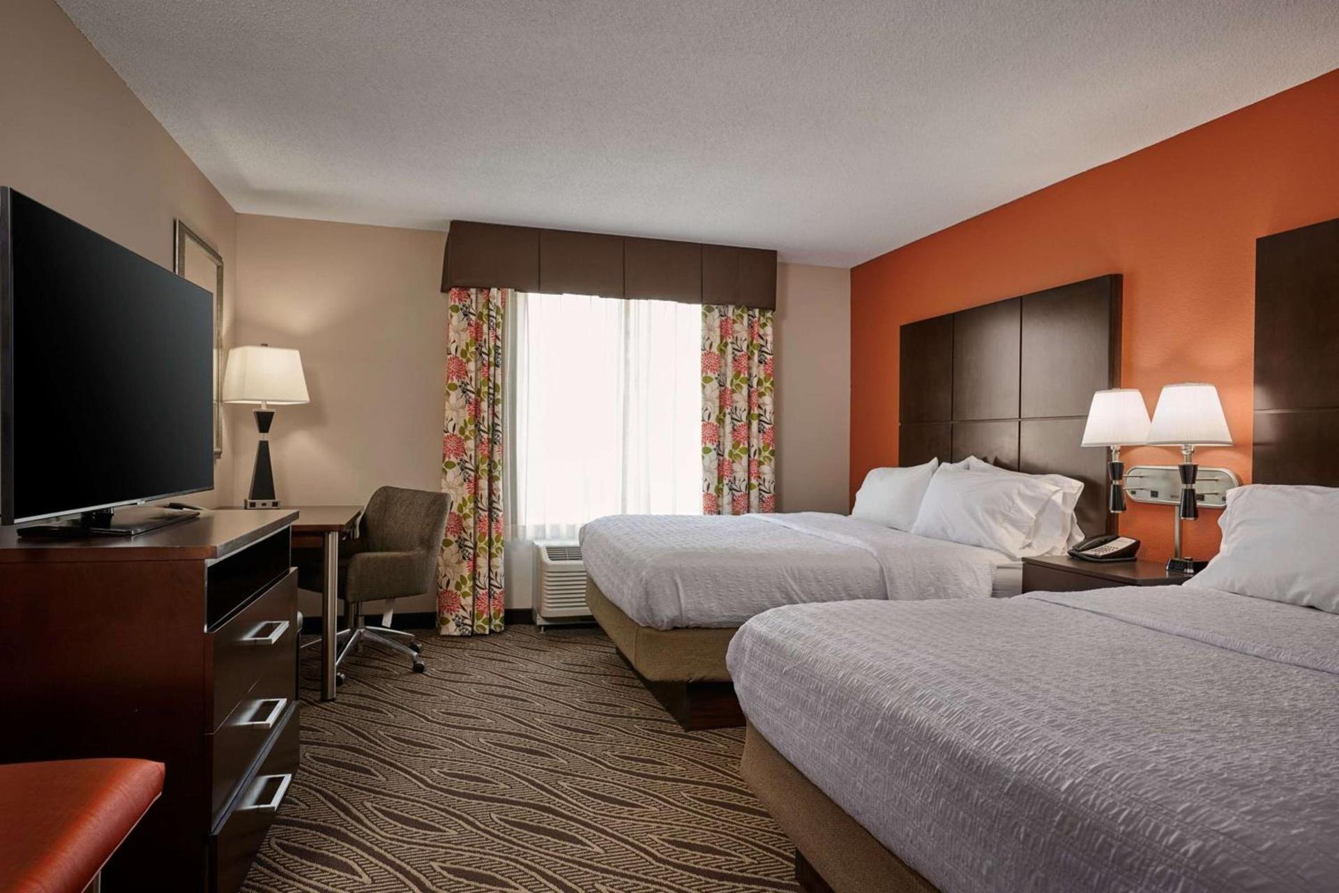 Hampton Inn Evansville Airport photo 35