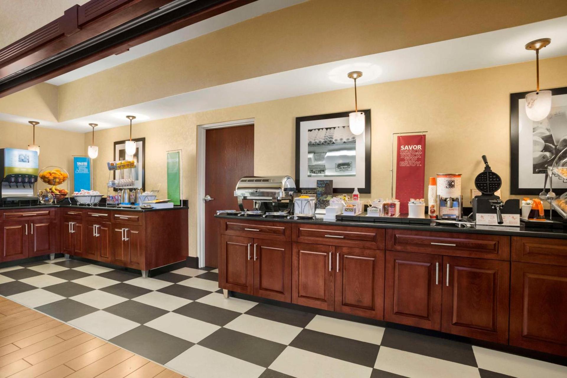Hampton Inn Forrest City photo 7