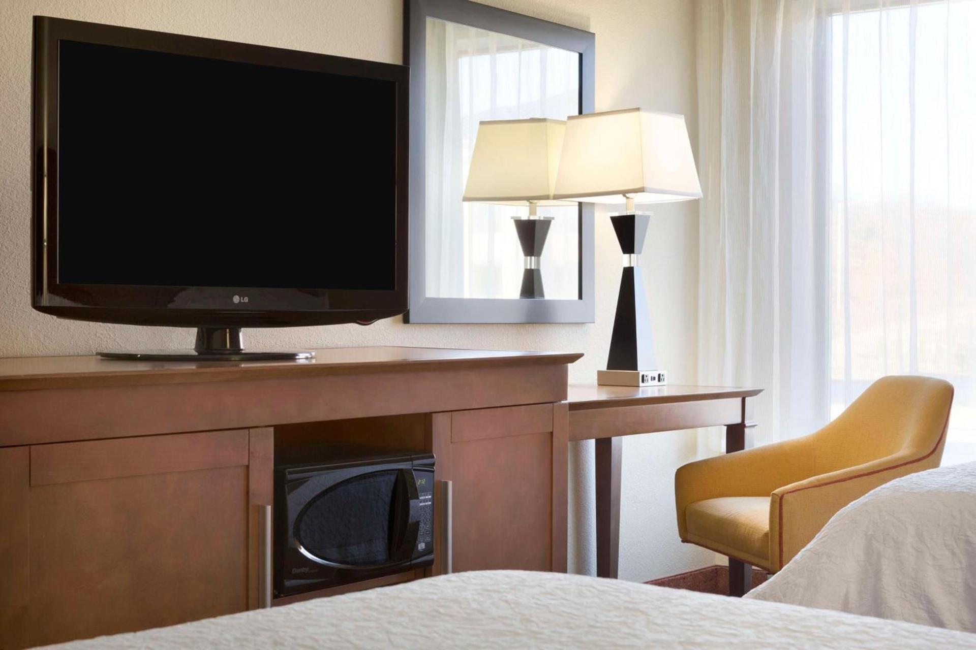 Hampton Inn Forrest City photo 12