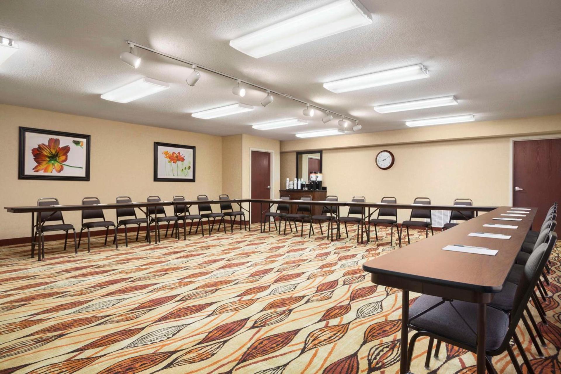 Hampton Inn Forrest City photo 28