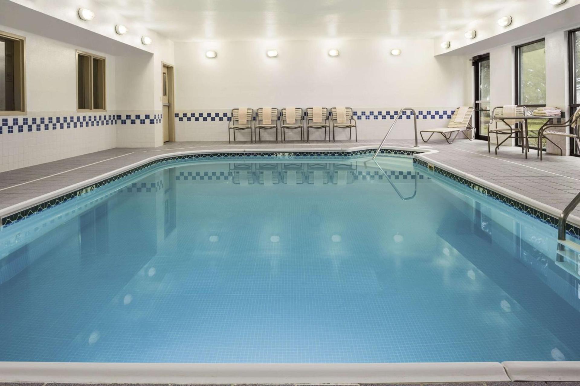 Hampton Inn Findlay photo 6