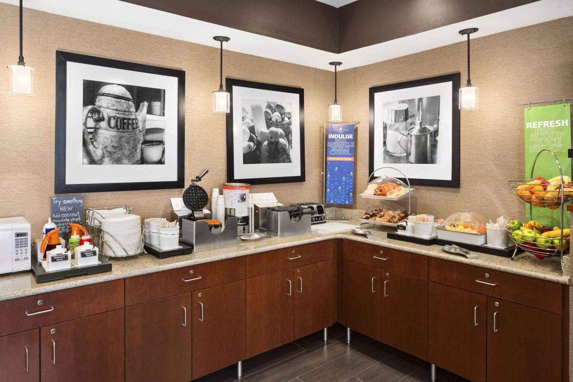 Hampton Inn Findlay photo 10