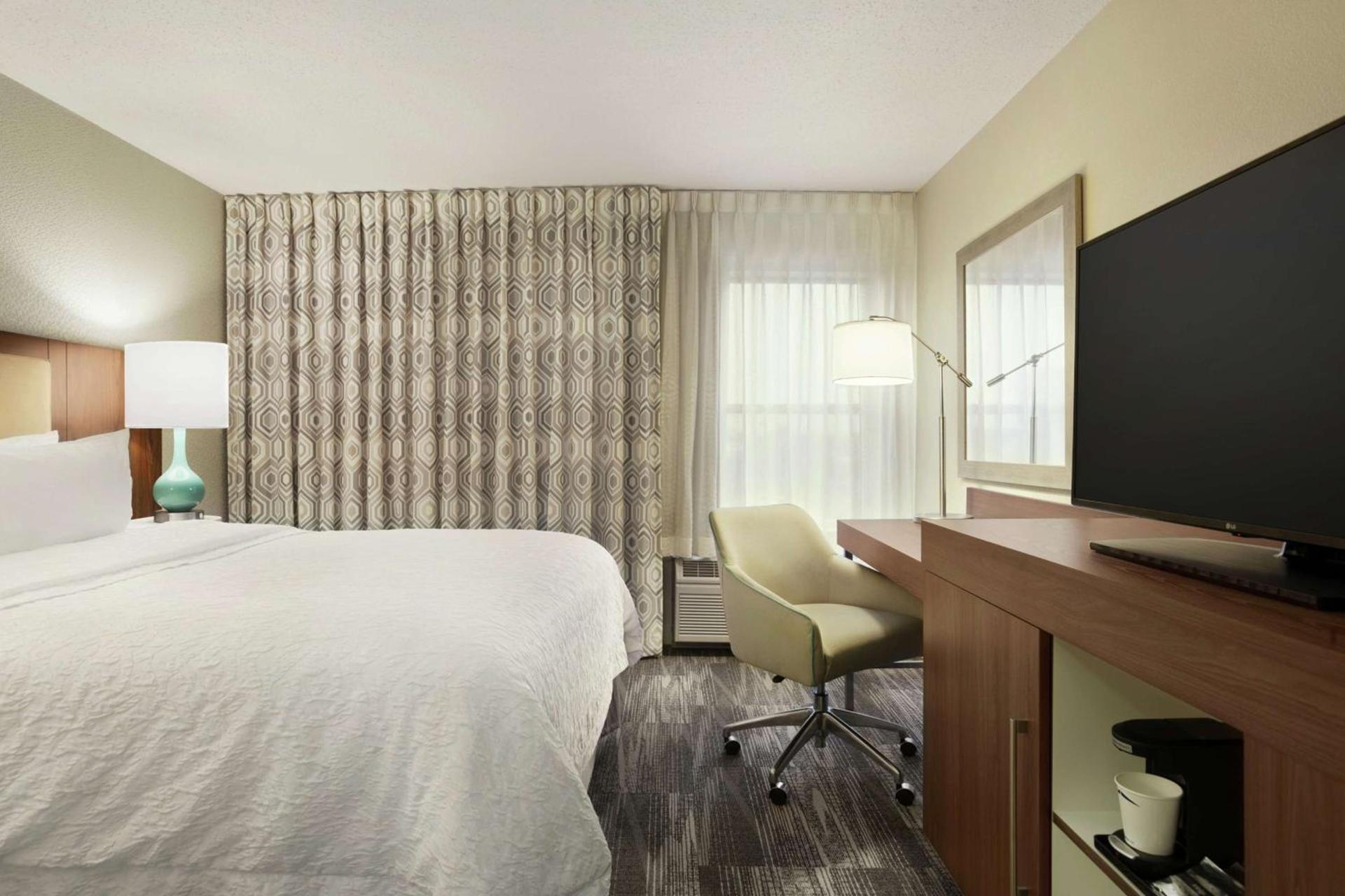 Hampton Inn Findlay photo 16