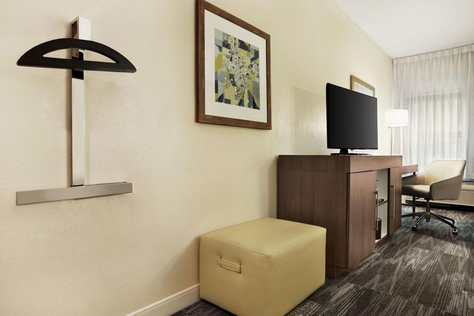 Hampton Inn Findlay photo 18
